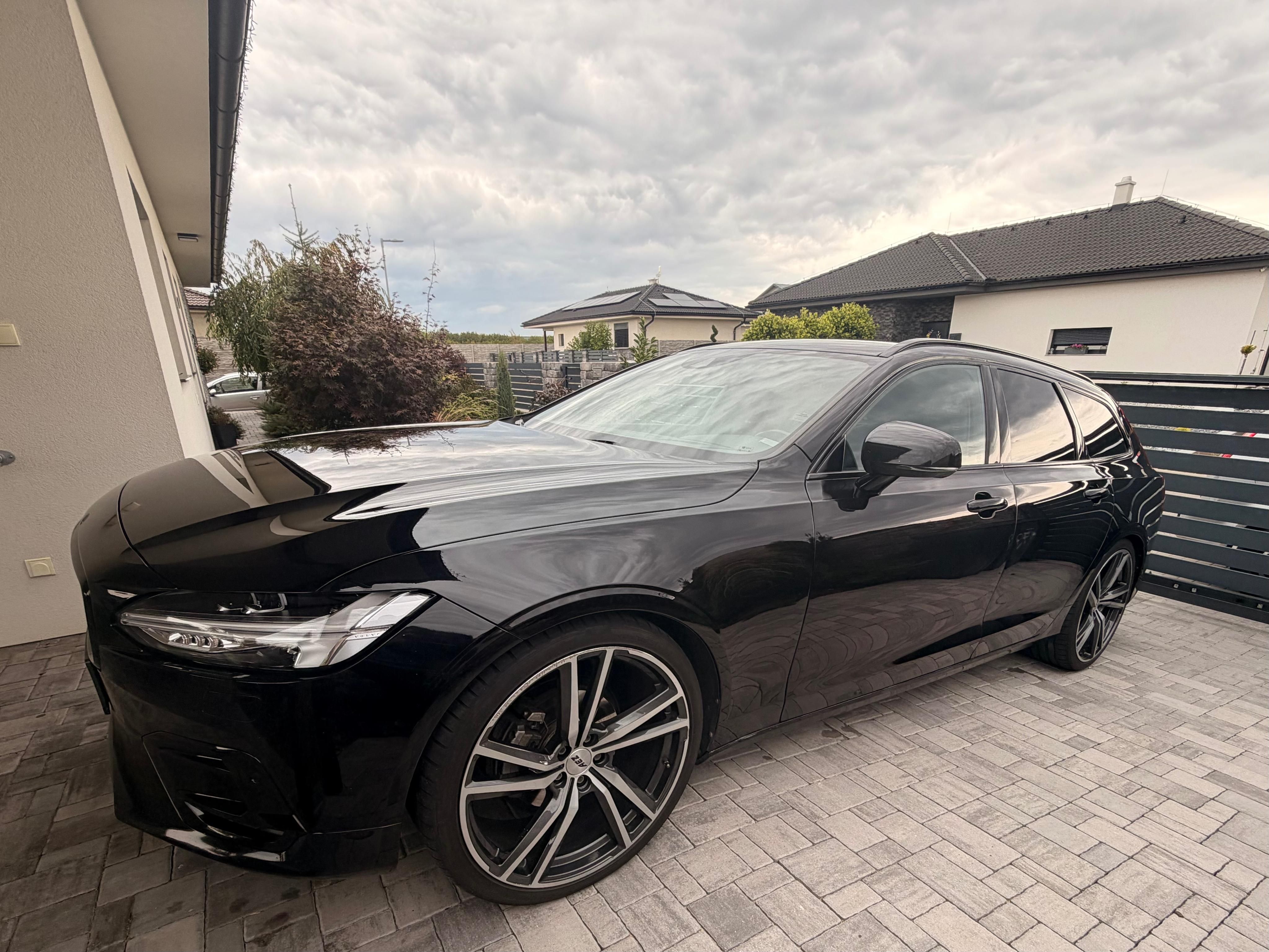 Volvo V90, Volvo V90 D4, 140kW *R-DESIGN* - fotka 3