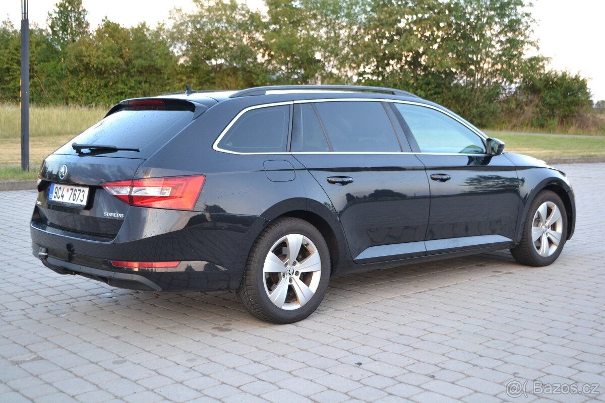Škoda Superb - fotka 3
