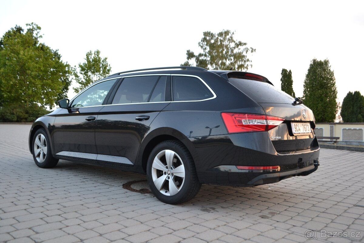 Škoda Superb - fotka 4