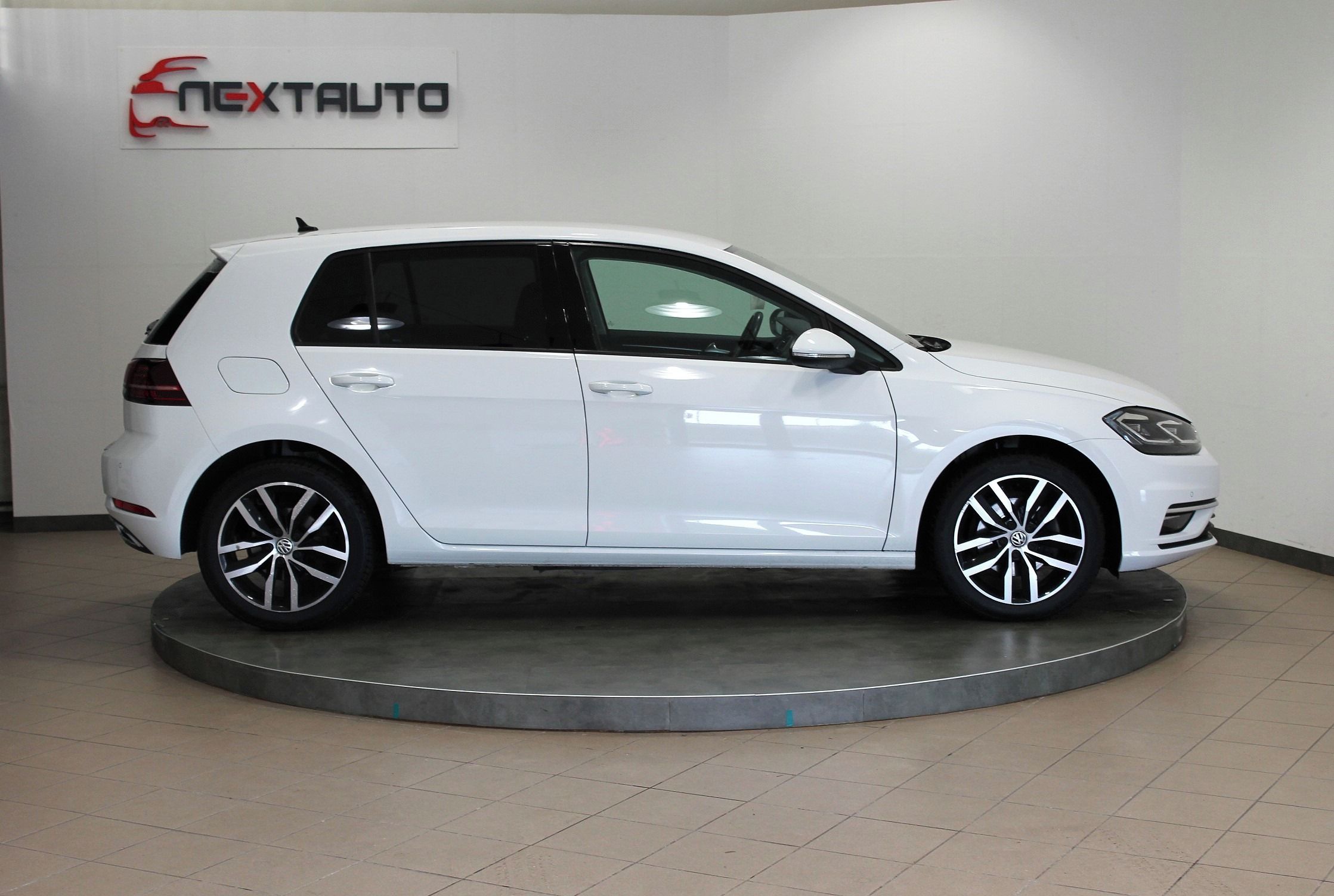 Volkswagen Golf, 2.0 TDI 110kW DSG HIGHLINE, ČR - fotka 6