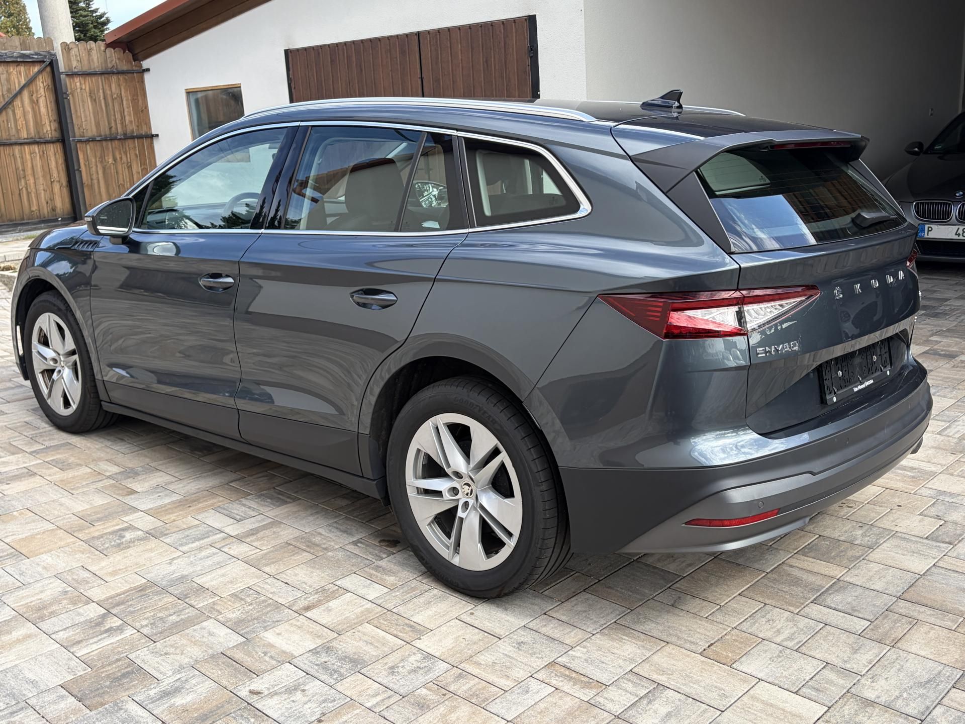 Škoda Enyaq, 80, SOH 92%, tazne, Matrix - fotka 2