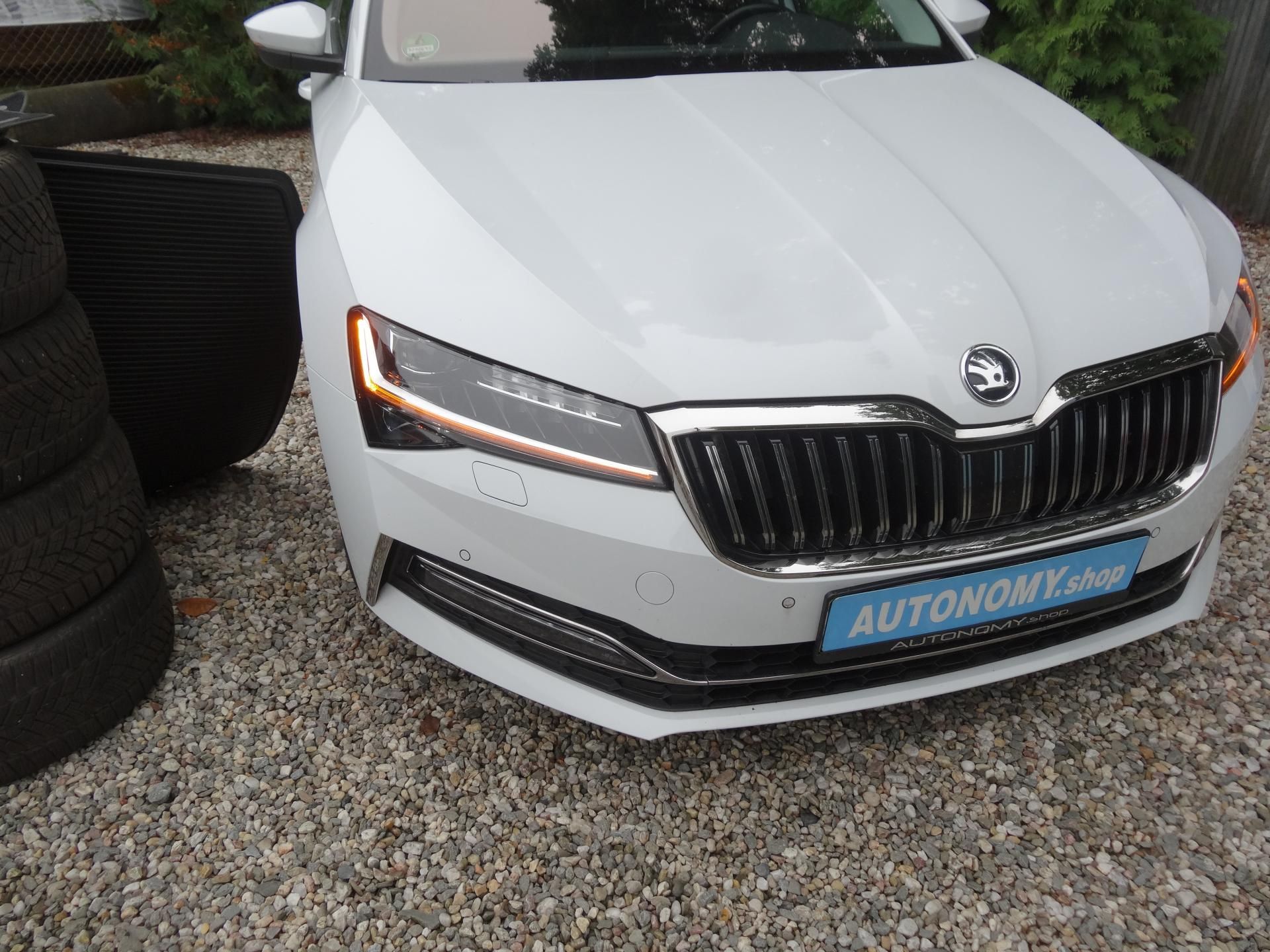 Škoda Superb, Kom.2.0TDi L&K Taž.zař.4x4 DSG - fotka 4