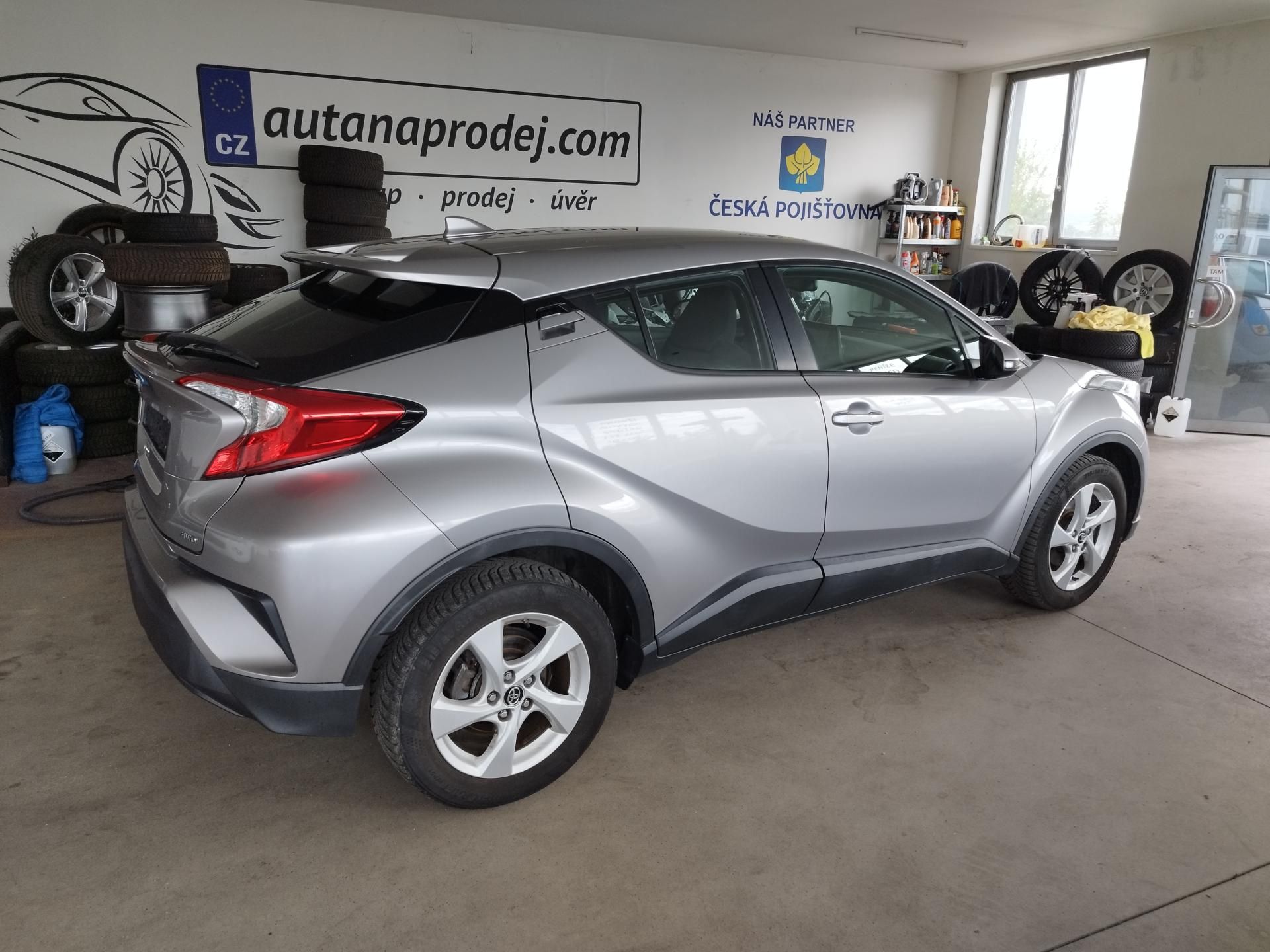 Toyota C-HR, 1,2I,85KW,AUTOMAT,4X4,ALU,LED - fotka 4