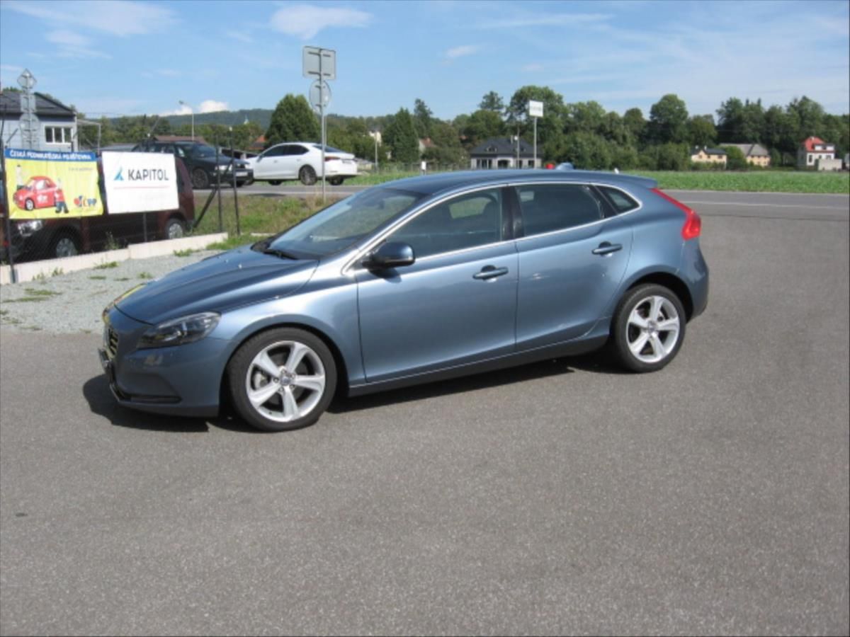 Volvo V40, 1,6 Manuál kW 110 - fotka 4