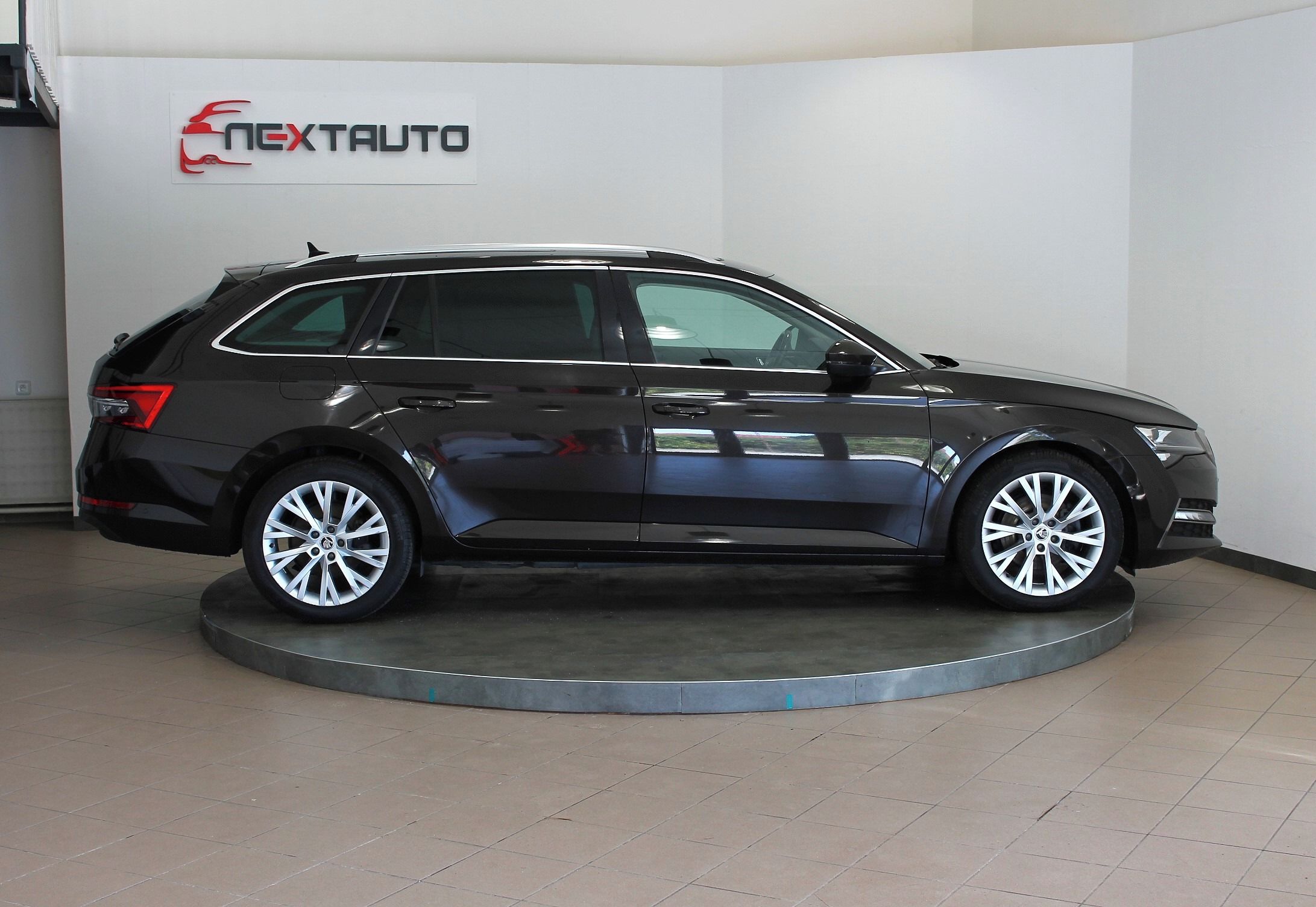 Škoda Superb, 1.4 TSI iV 160kW DSG STYLE, ČR - fotka 6