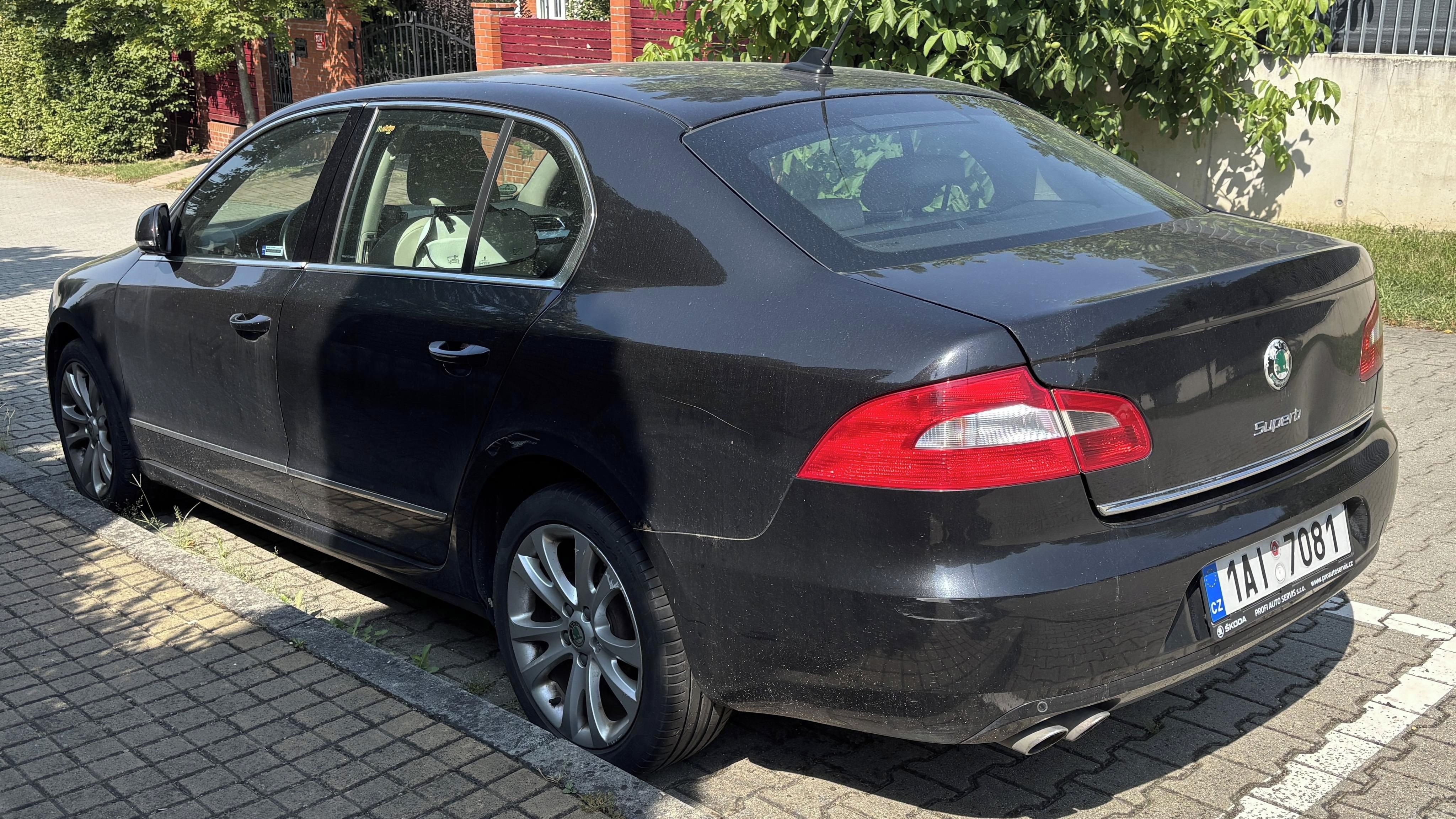 Škoda Superb, Superb II Elegance 2.0 TDI CR - fotka 2