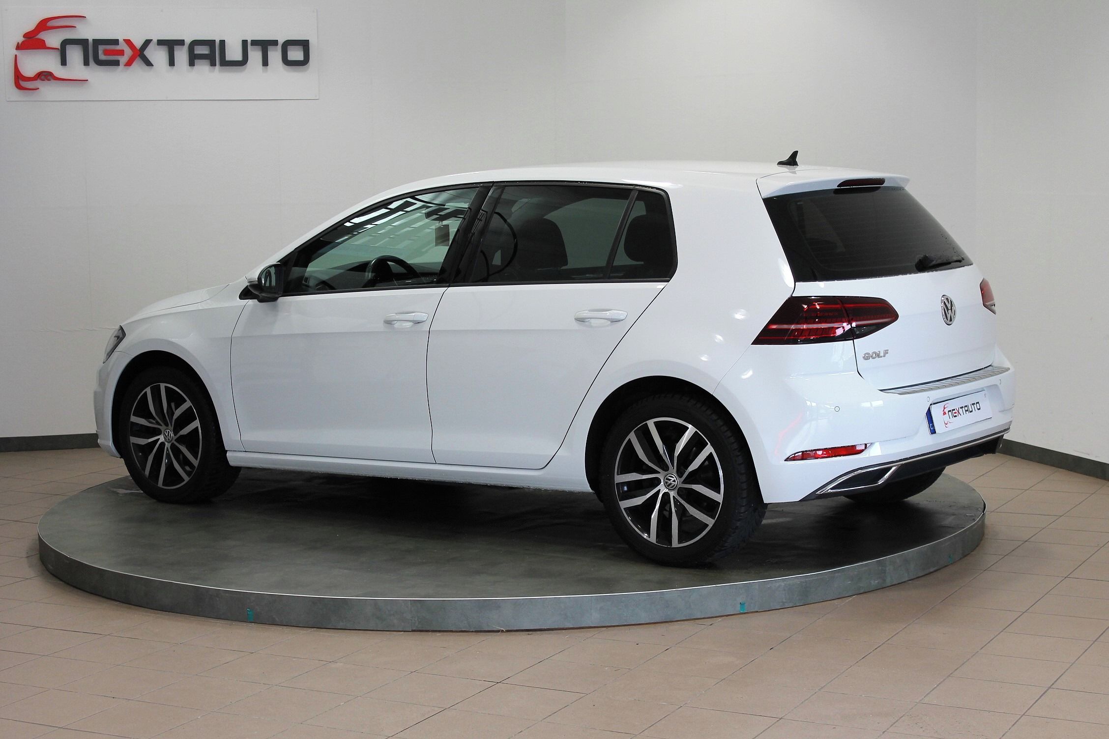 Volkswagen Golf, 2.0 TDI 110kW DSG HIGHLINE, ČR - fotka 3
