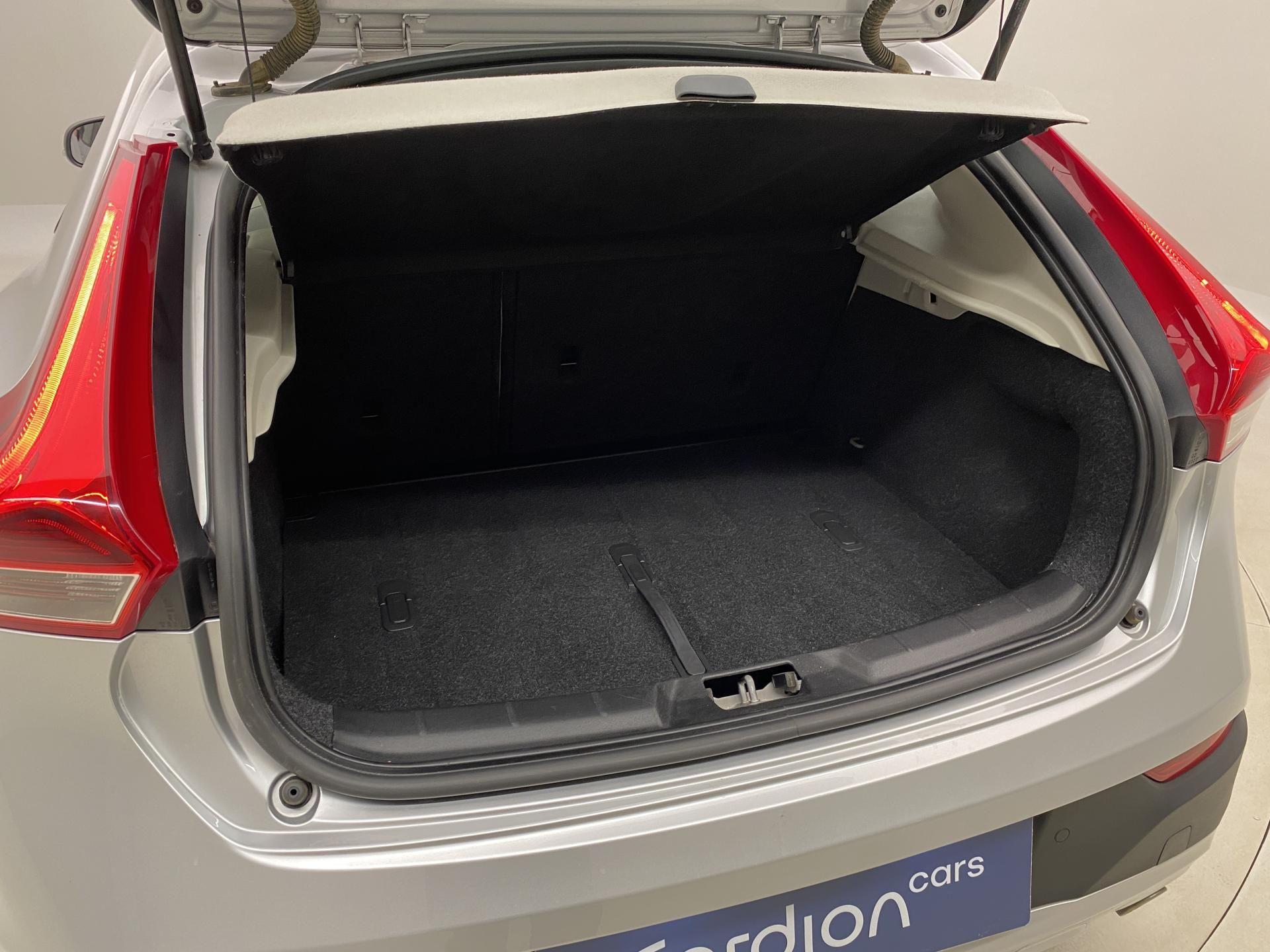 Volvo V40, CC D3 MOMENTUM AUT - fotka 5