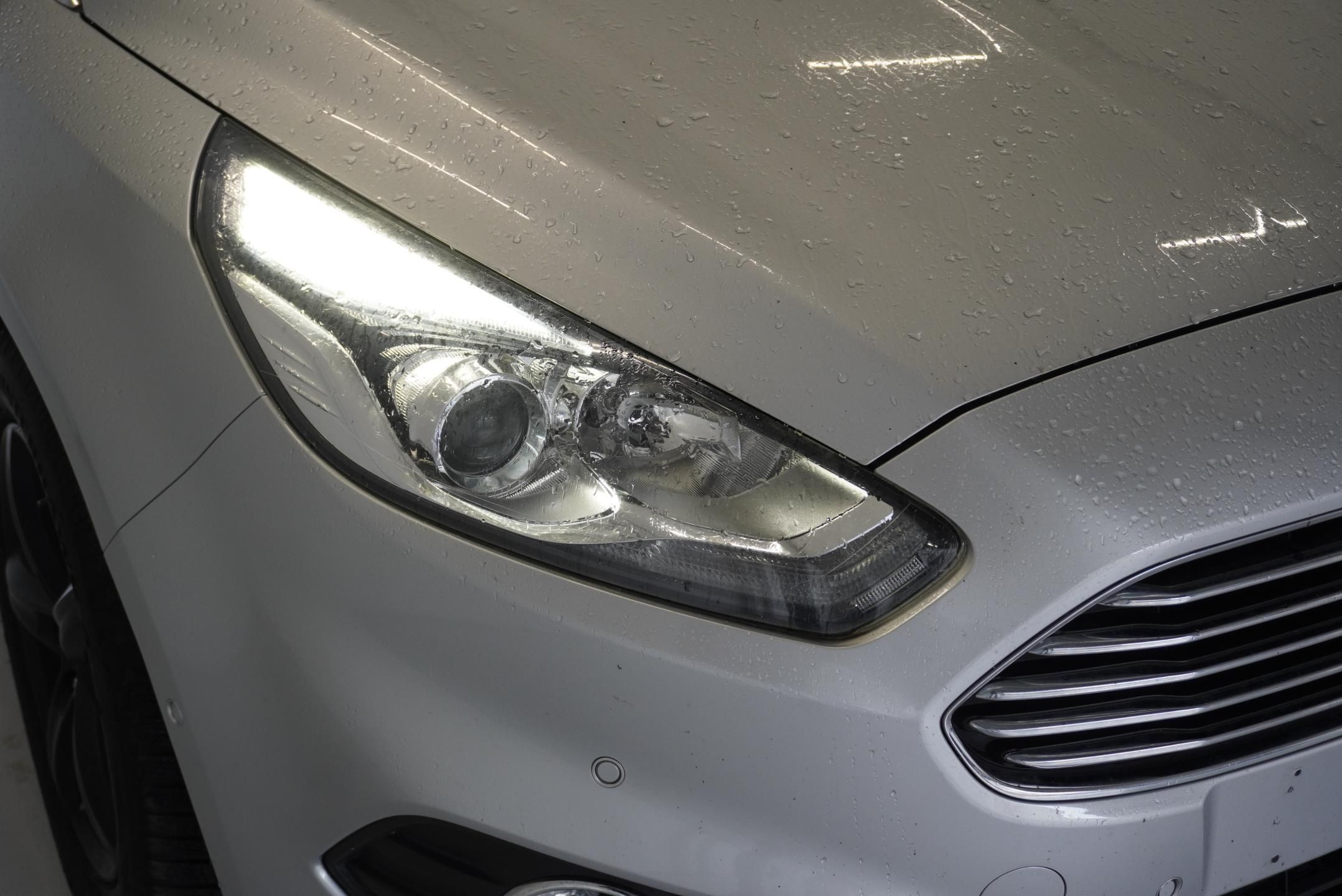 Ford S-MAX, 2.0 TDCi TITANIUM 4X4 7 MÍST - fotka 4