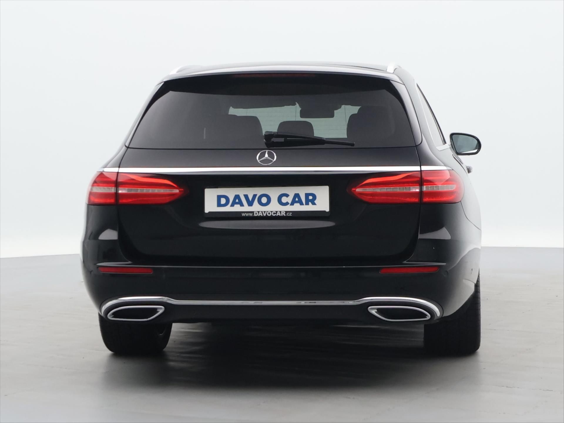 Mercedes-Benz Třídy E, 2,0 300d 180kW DPH 360° Aut. - fotka 6