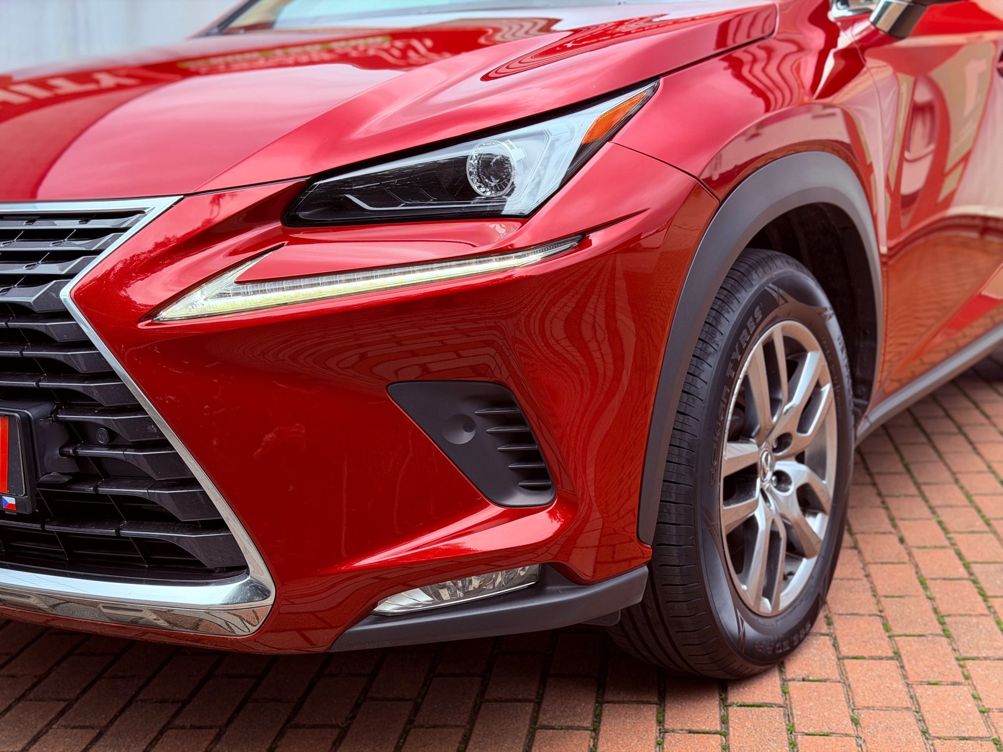 Lexus NX 300h, H, ČR - fotka 3