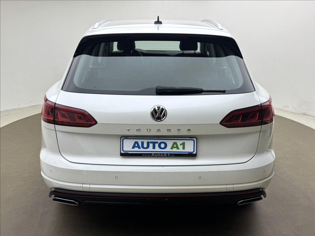 Volkswagen Touareg, 3,0 R-LINE VZDUCH NV MATRIX ČR - fotka 5