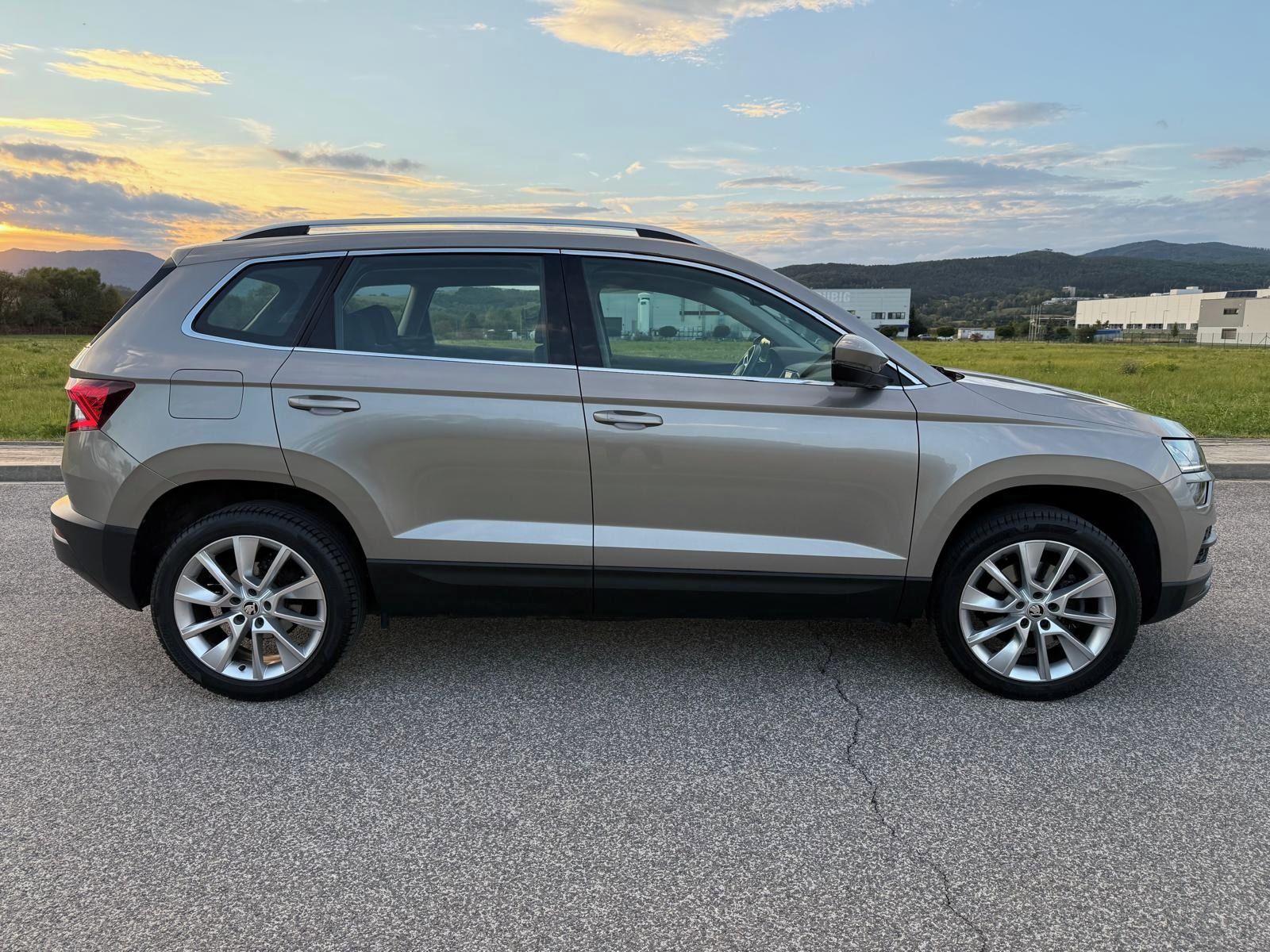 Škoda Karoq, TSI, Style, Full LED světla - fotka 6