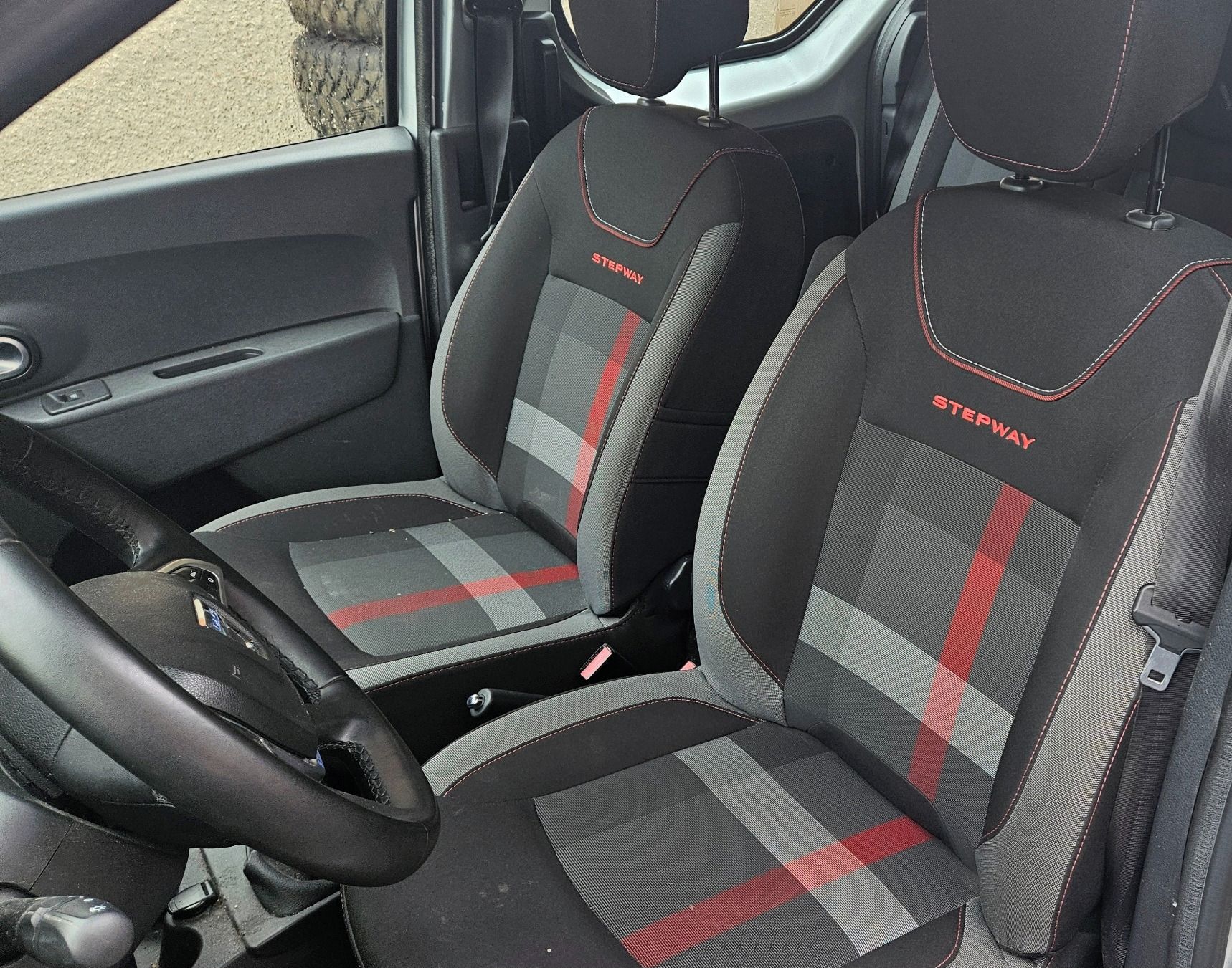 Dacia Dokker, 1.3TCe 96kW STEPWAY Navigace - fotka 6