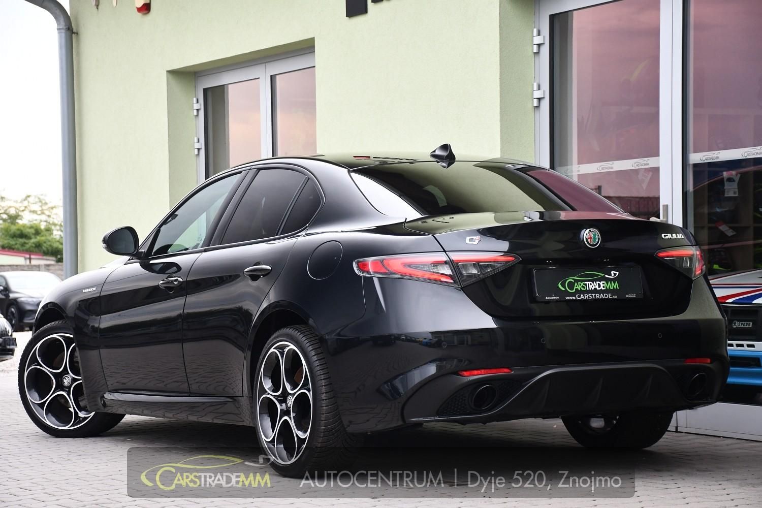 Alfa Romeo Giulia, 2.0T 16V 206kW VELOCE AT8 Q4 - fotka 3