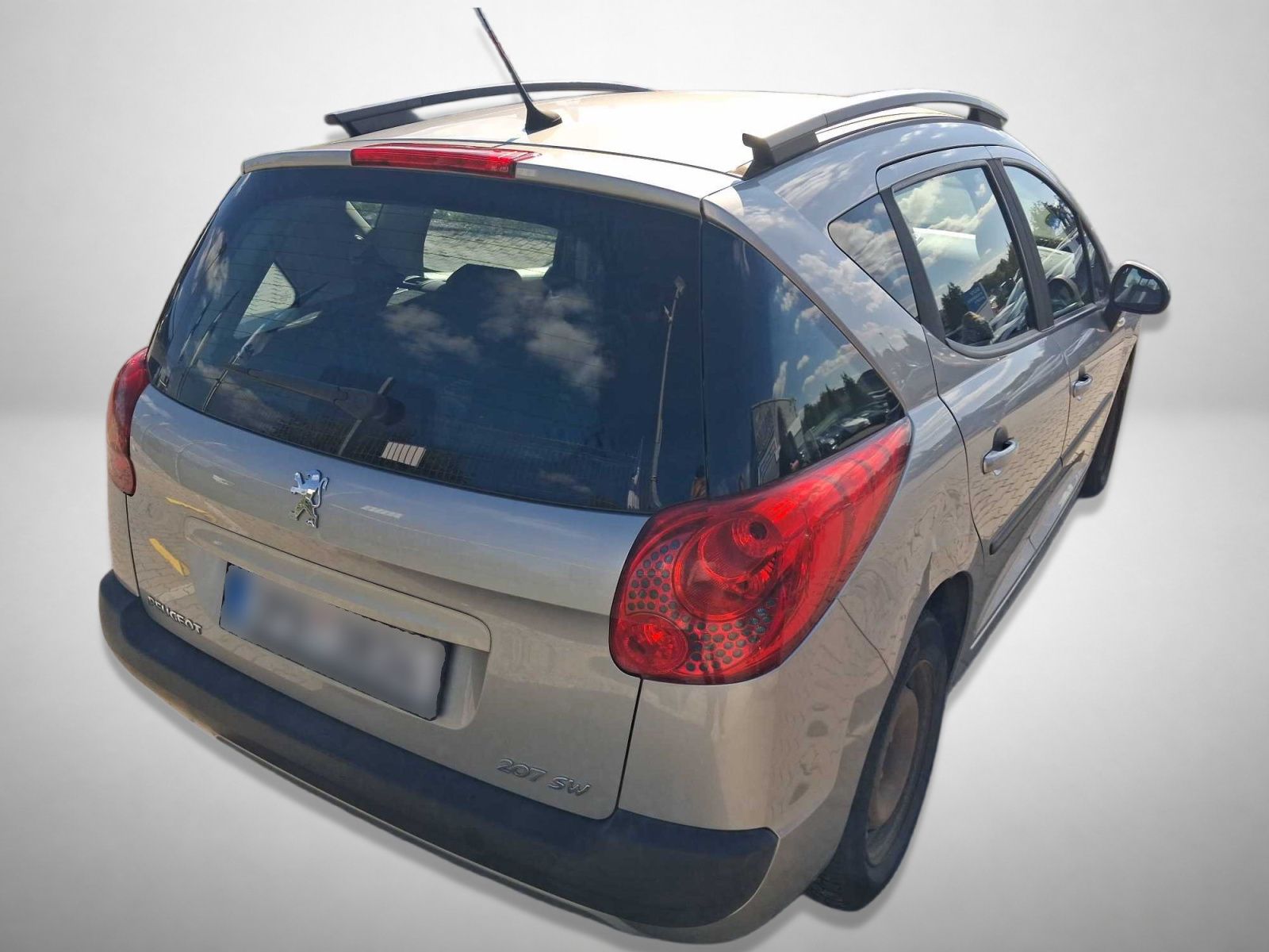 Peugeot 207, 1.6 HDi, po STK, jezdí dobře - fotka 2