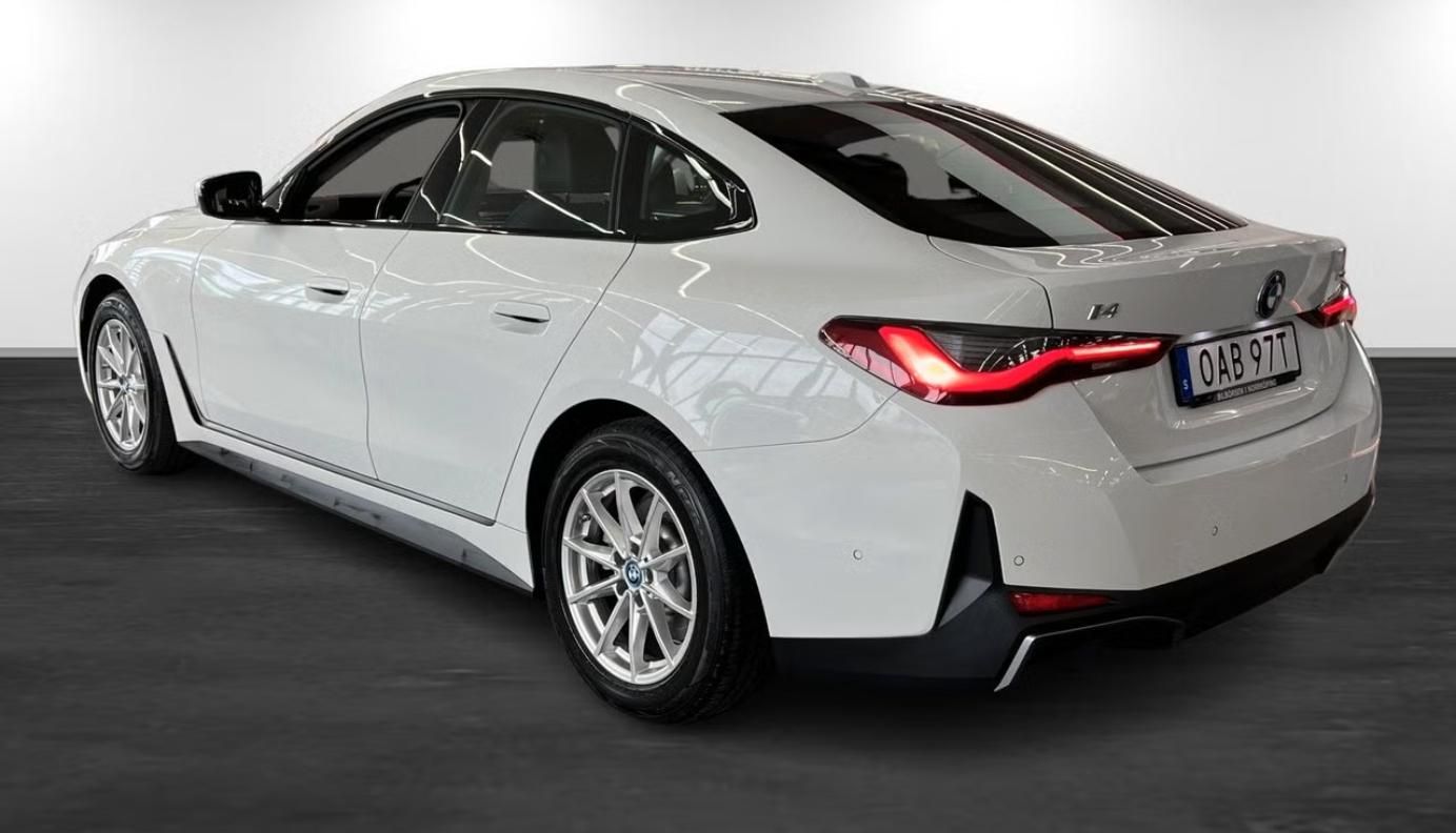 BMW i4, eDrive40 GC Kamera Auto. Park. - fotka 6