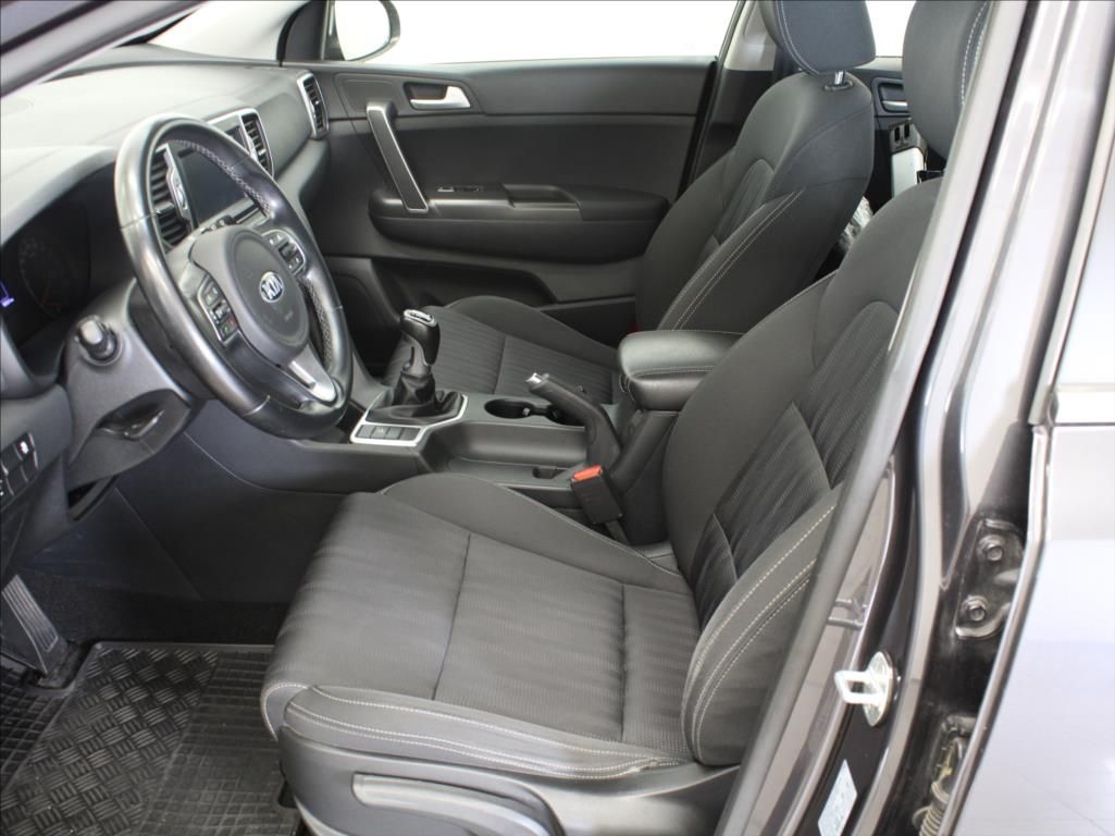Kia Sportage, 1,6 GDI 97kW 99tkm. 1.maj.ČR - fotka 6