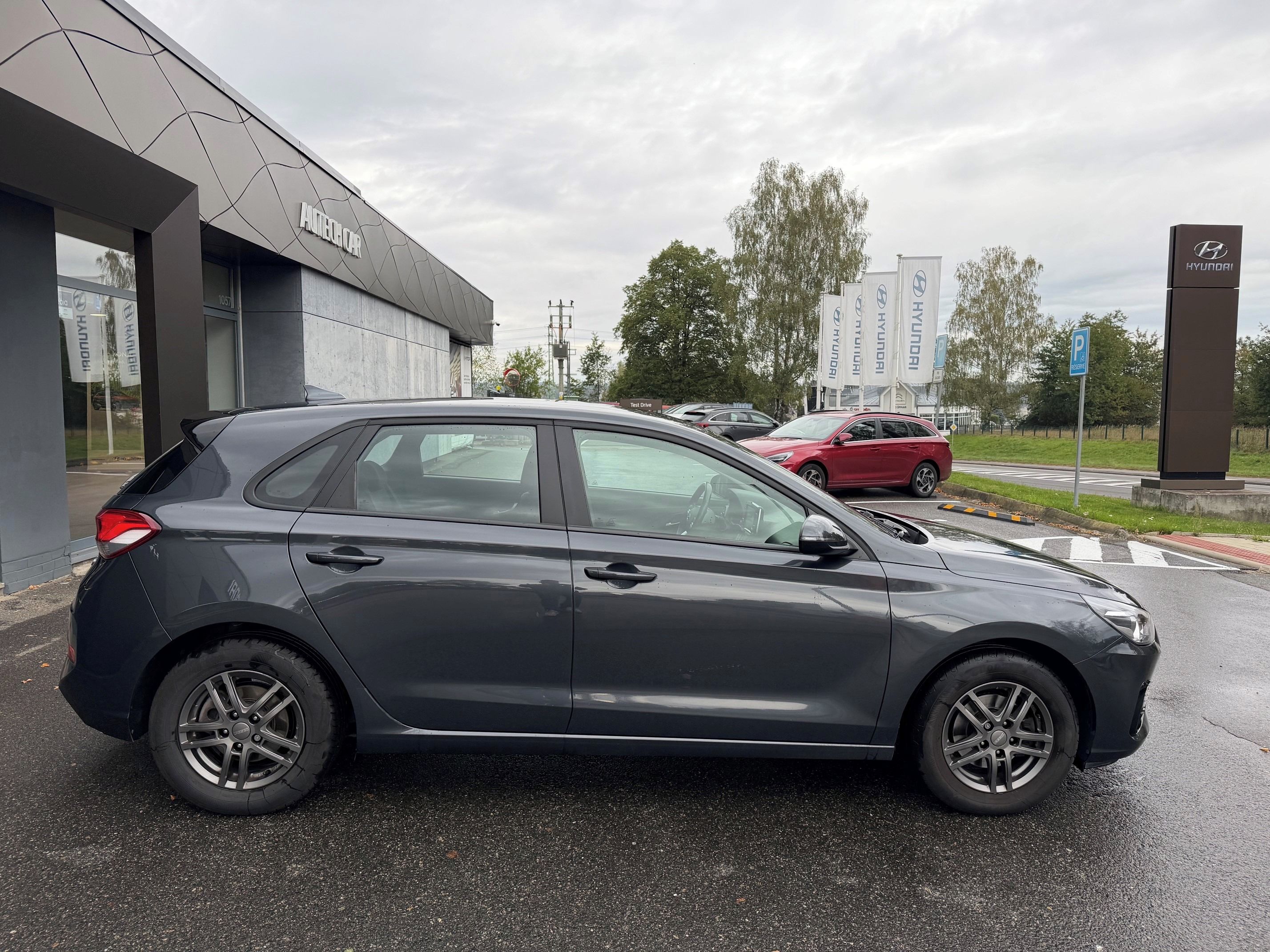 Hyundai i30, 1.5i 81kW COMFORT - fotka 5