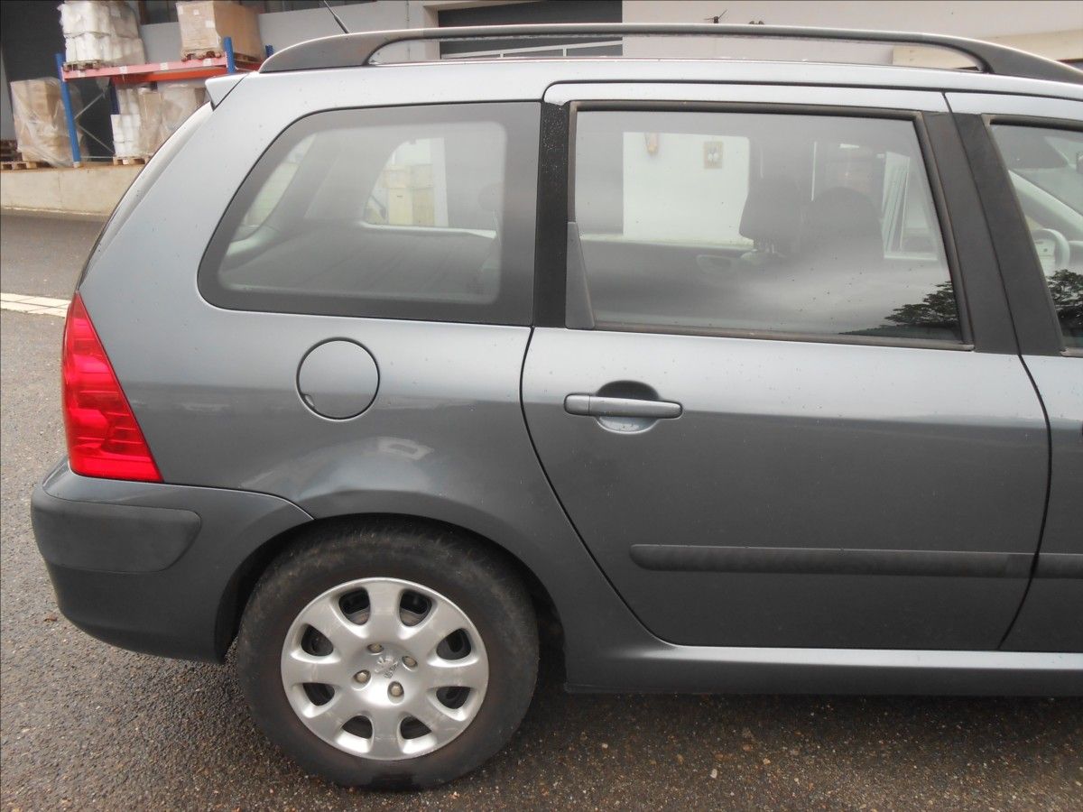 Peugeot 307, 1,6 16V 80Kw - fotka 5