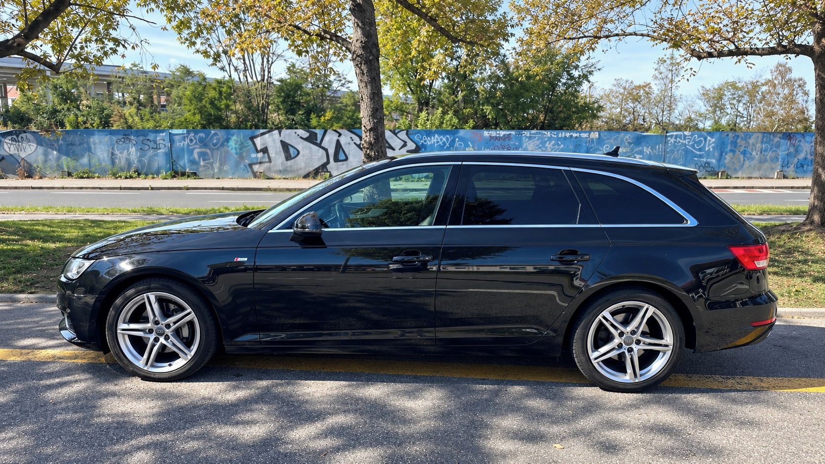 Audi A4 Avant, AUDI A4 AVANT 2.0 TDI quatro - fotka 3