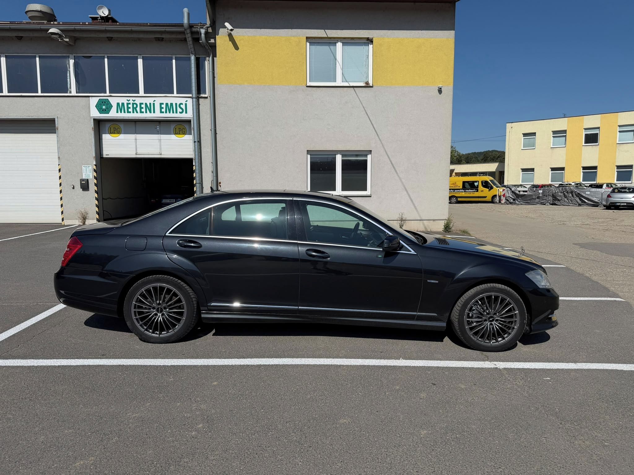 Mercedes-Benz Třídy S, Mercedes-Benz S 350 - fotka 4