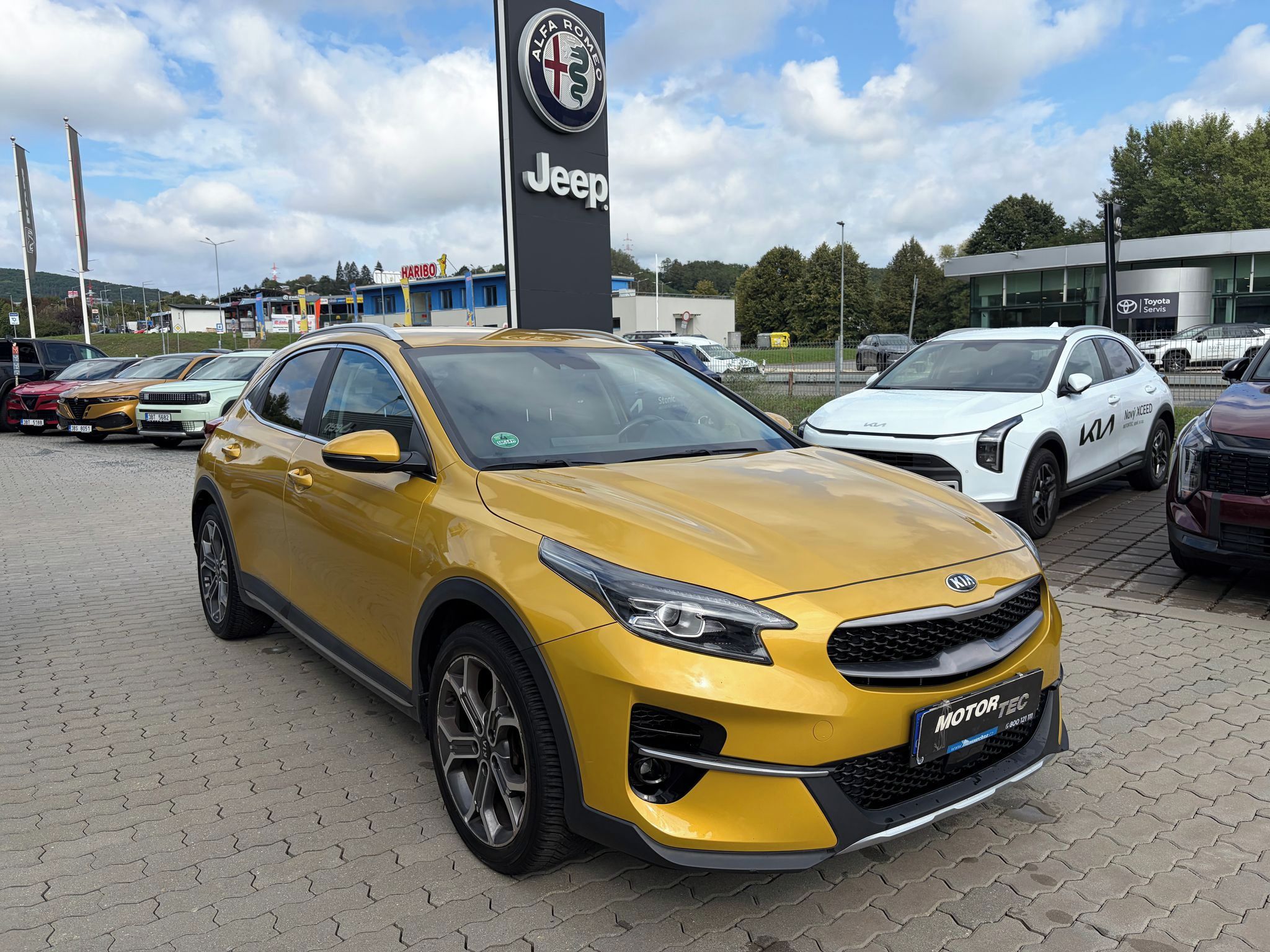 Kia XCee´d, 1.6 CRDi 100kW MHEV 7DCT - fotka 2