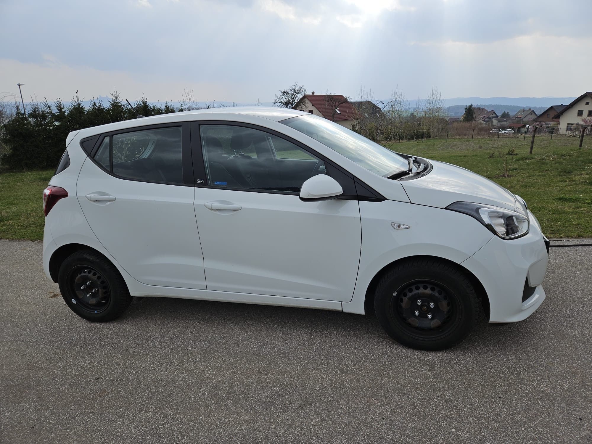 Hyundai i10, 1.0i HB GO!, Klima, Ele. okna - fotka 4