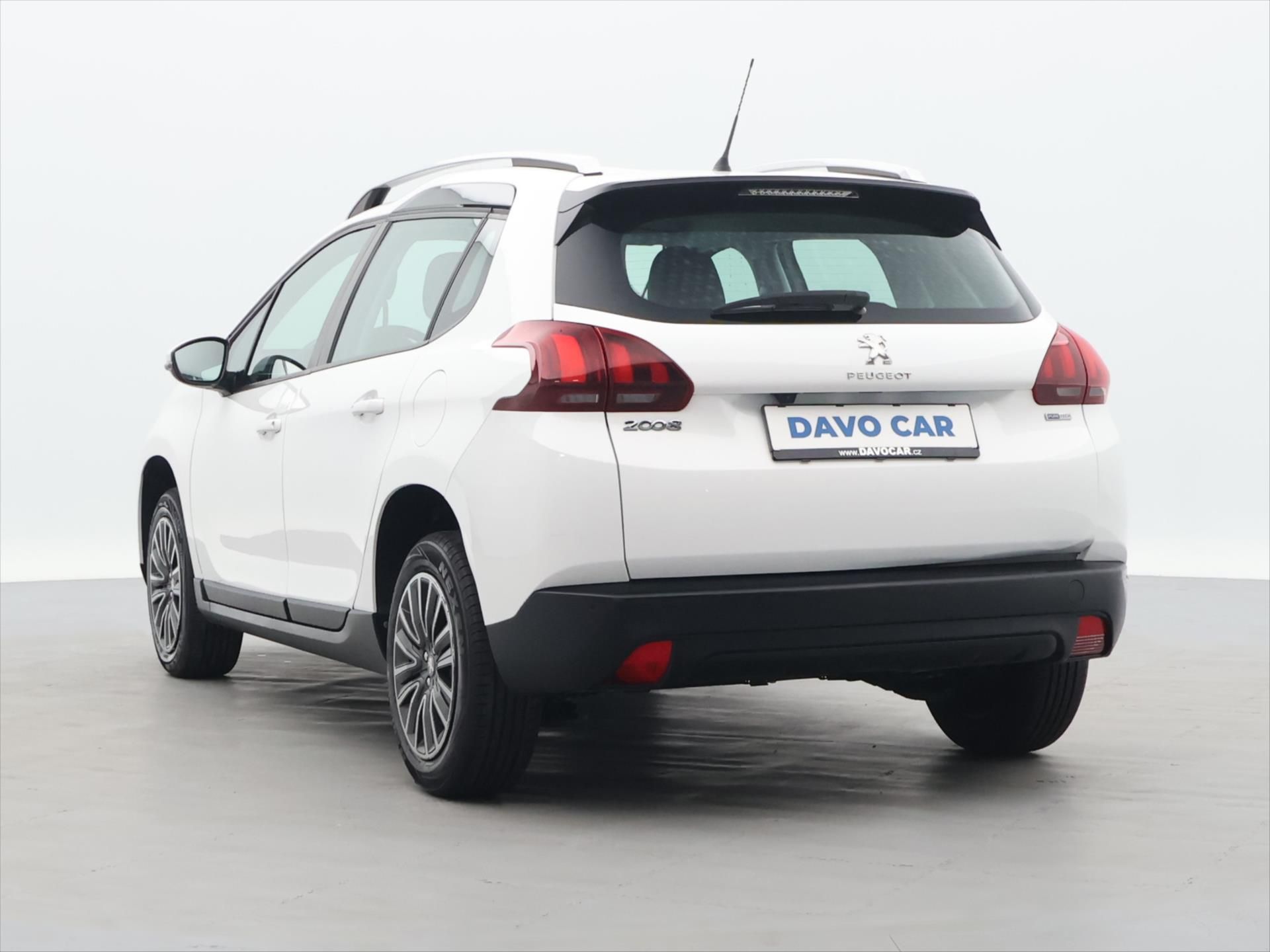 Peugeot 2008, 1.2 PureTech 60 kW Klima - fotka 5