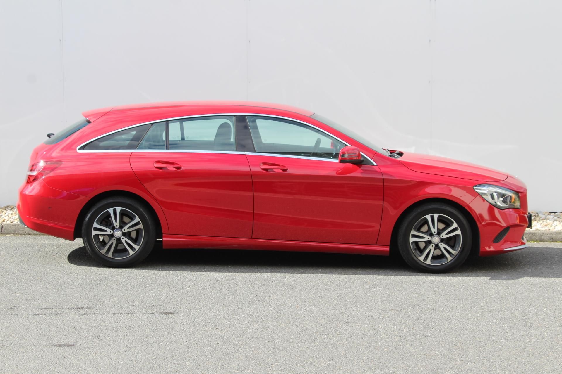 Mercedes-Benz CLA, 180 Shooting Brake - fotka 3