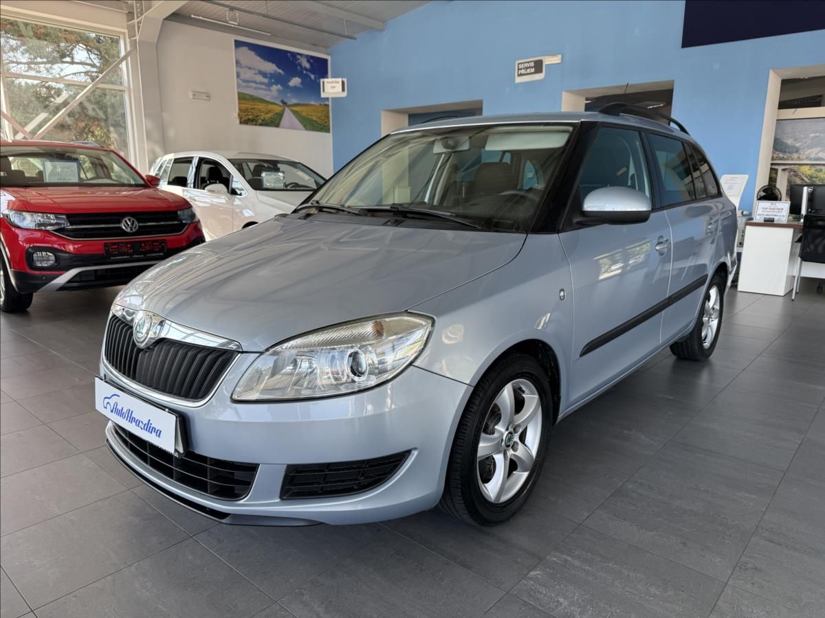 Škoda Fabia, 1,2   TSI 77kW,1.MAJ,SERVISKA - fotka 3