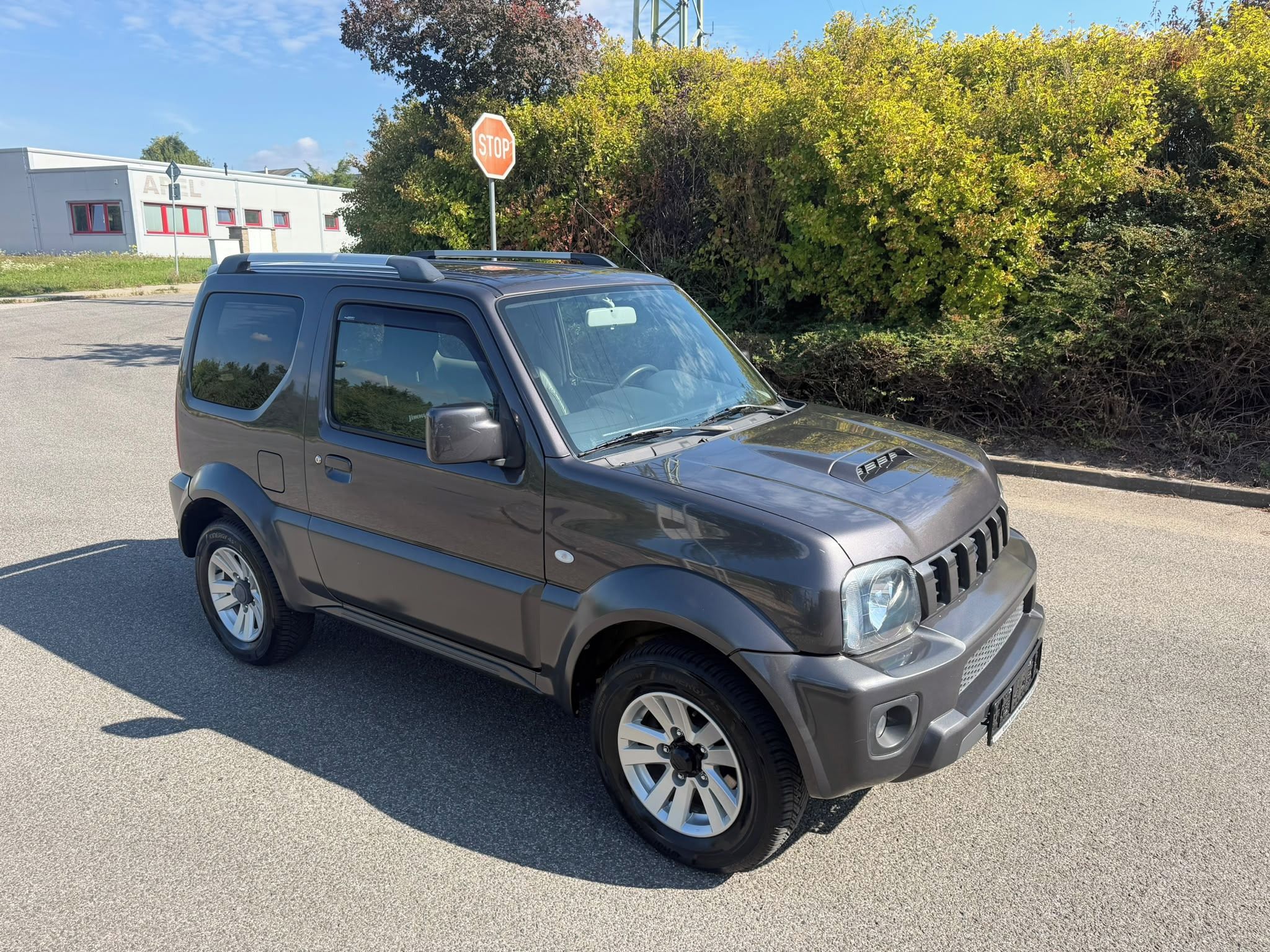 Suzuki Jimny, 1.3 63kW, 4x4, TAŽNÉ, KLIMA - fotka 5