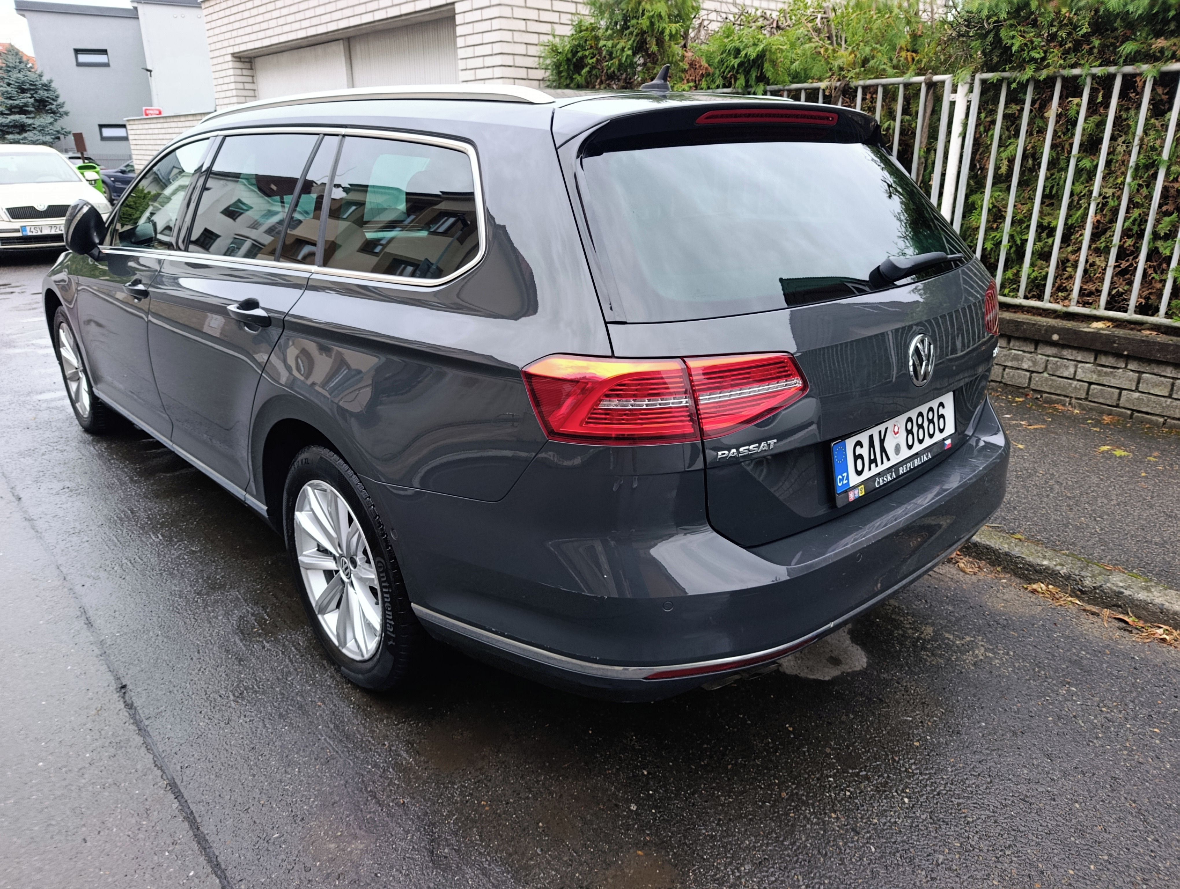 Volkswagen Passat, 2.0 TDI Servisováno - fotka 4