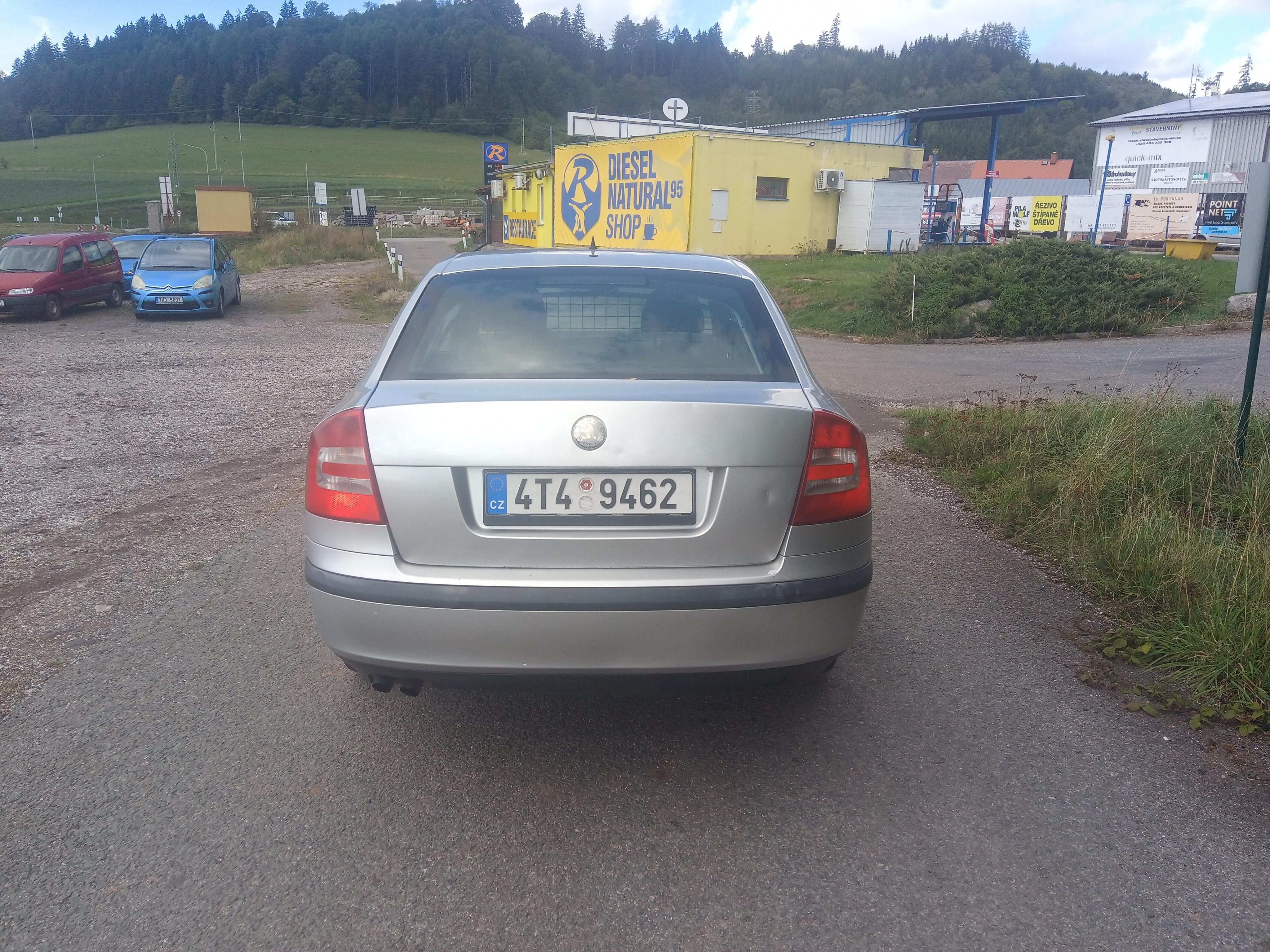 Škoda Octavia, 1,8 TSi - serviska - fotka 6