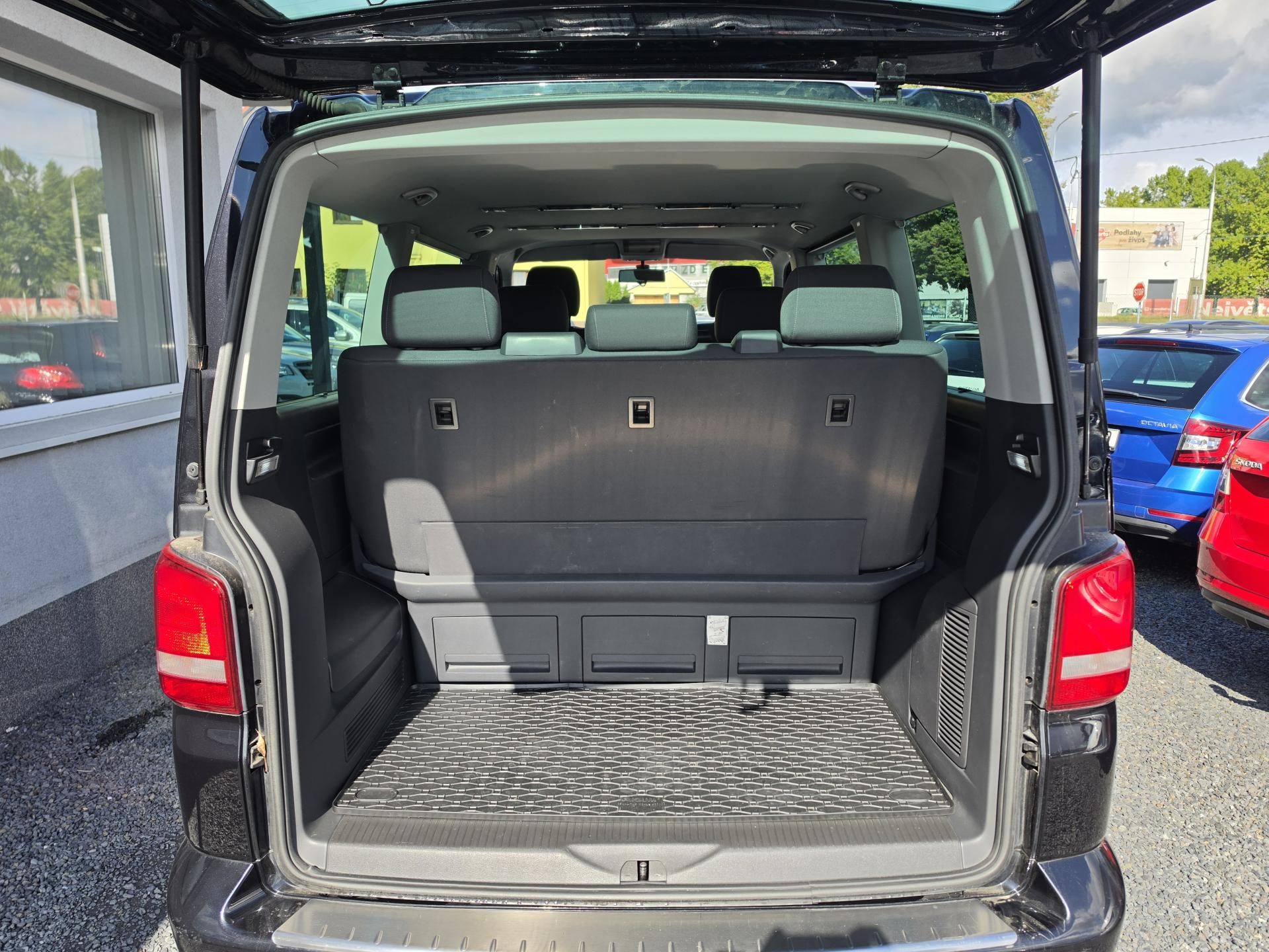 Volkswagen Multivan, 2.0 TDI 7 Míst Special - fotka 5