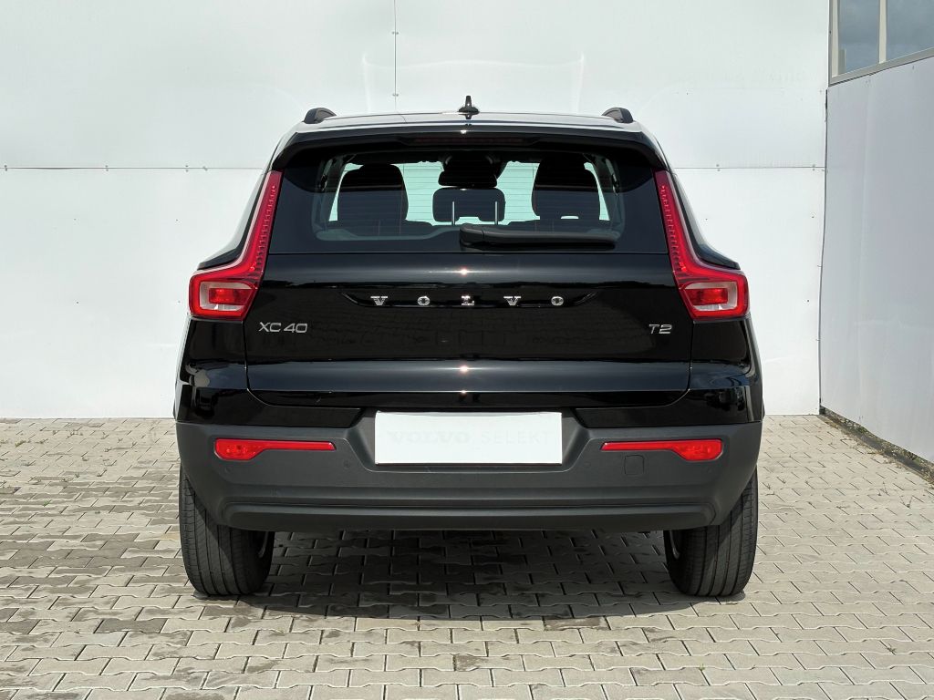 Volvo XC40, Momentum core T2 95kW - fotka 5