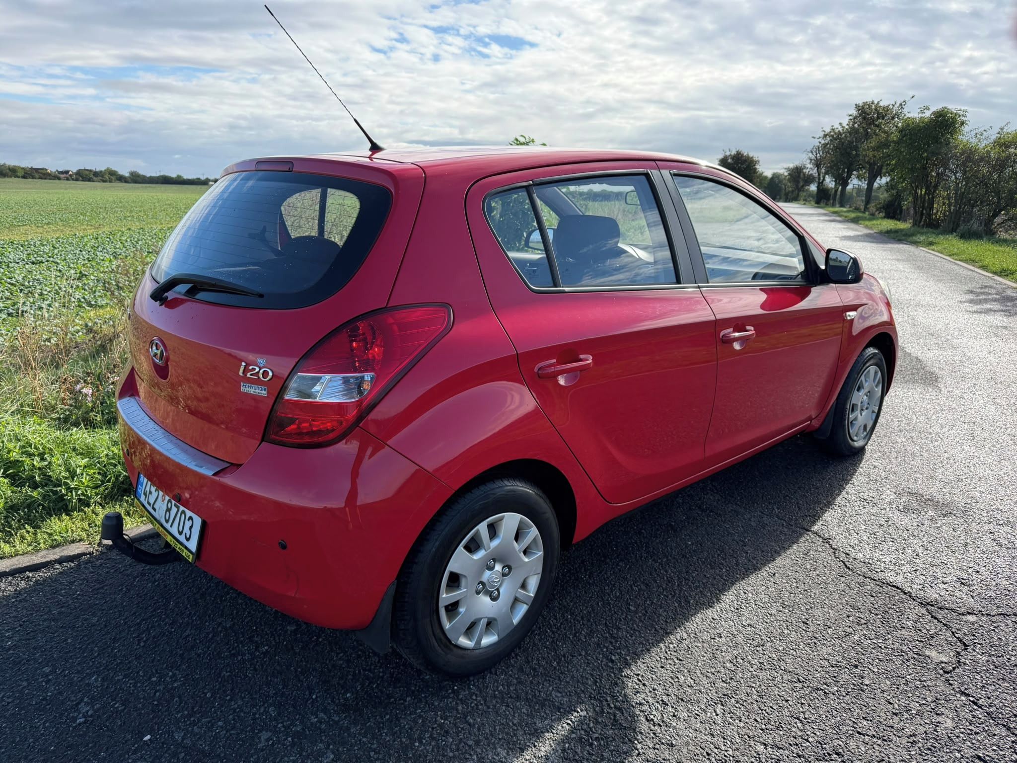 Hyundai i20, 1.2i [telefon skryt]km - fotka 2