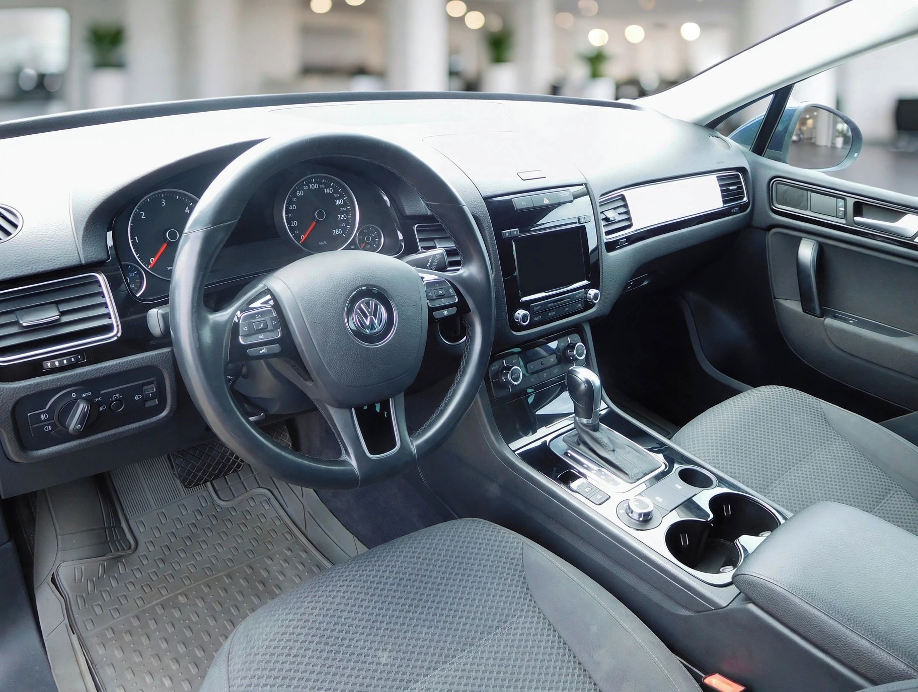 Volkswagen Touareg, 3.0 TDi Confort, 176 kW, 4X4 - fotka 5