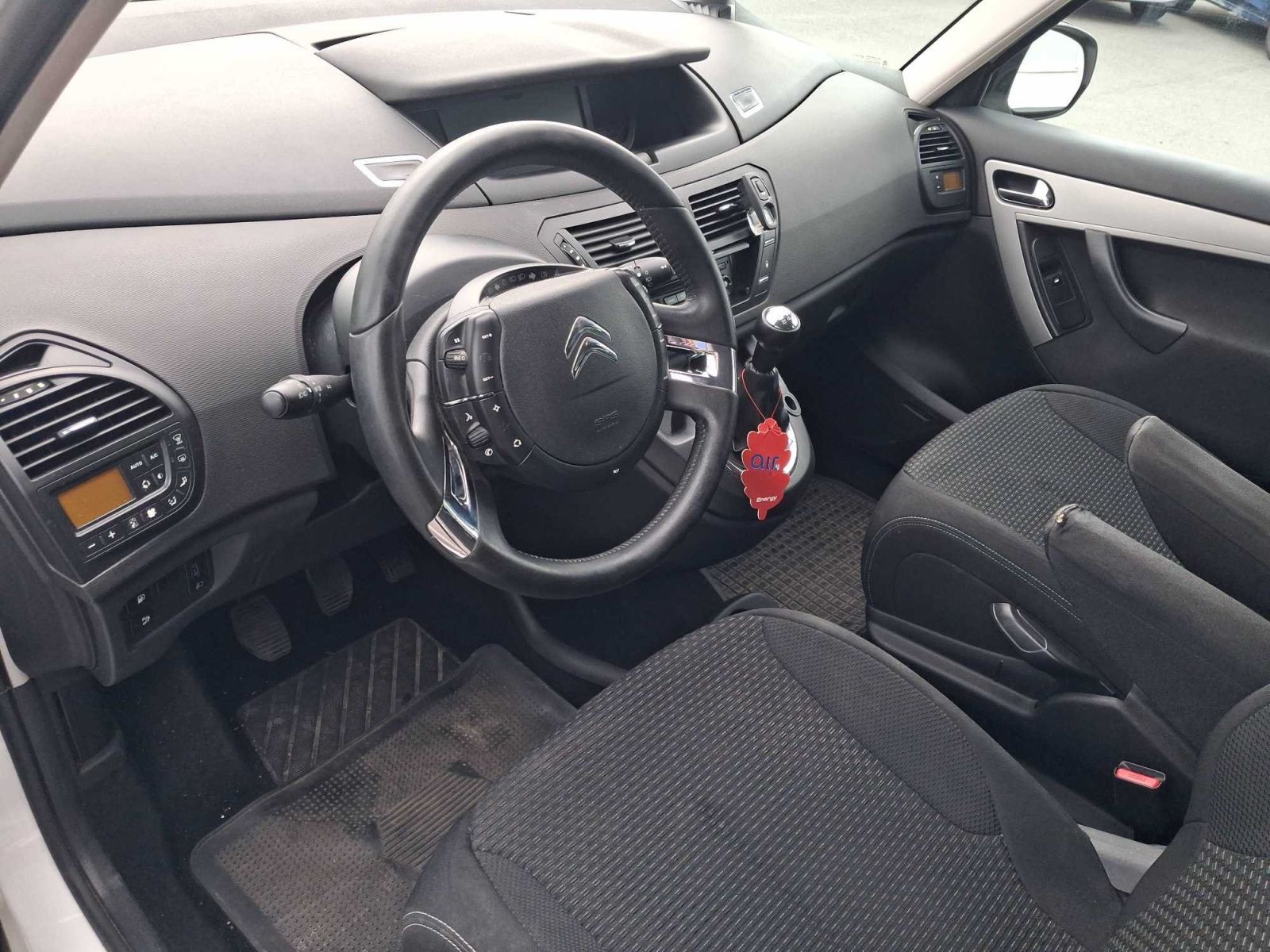 Citroën C4 Picasso, 1.6 i, Automatická klima - fotka 3