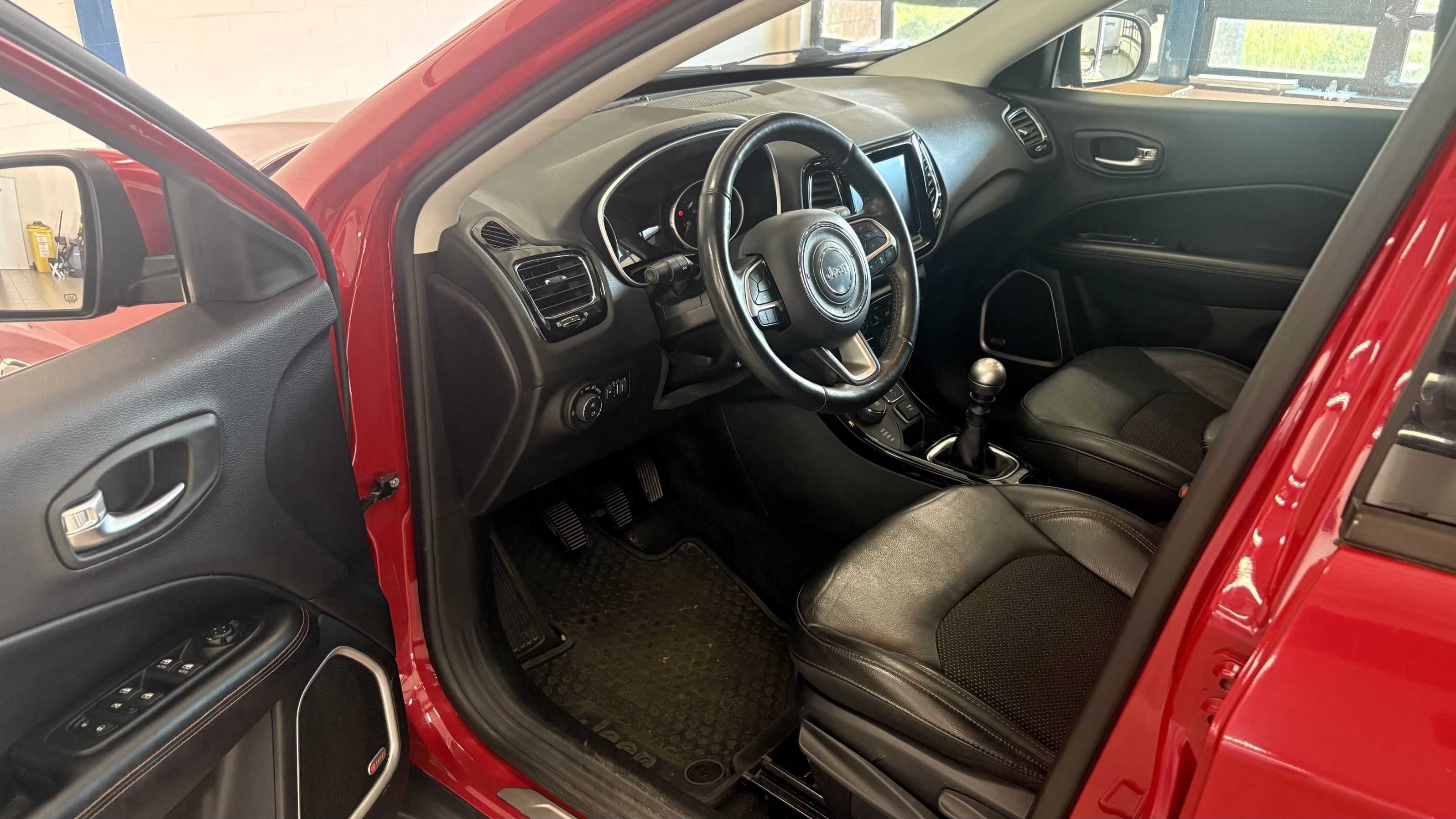 Jeep Compass, 2.0 M-JTD 103 kW - fotka 5