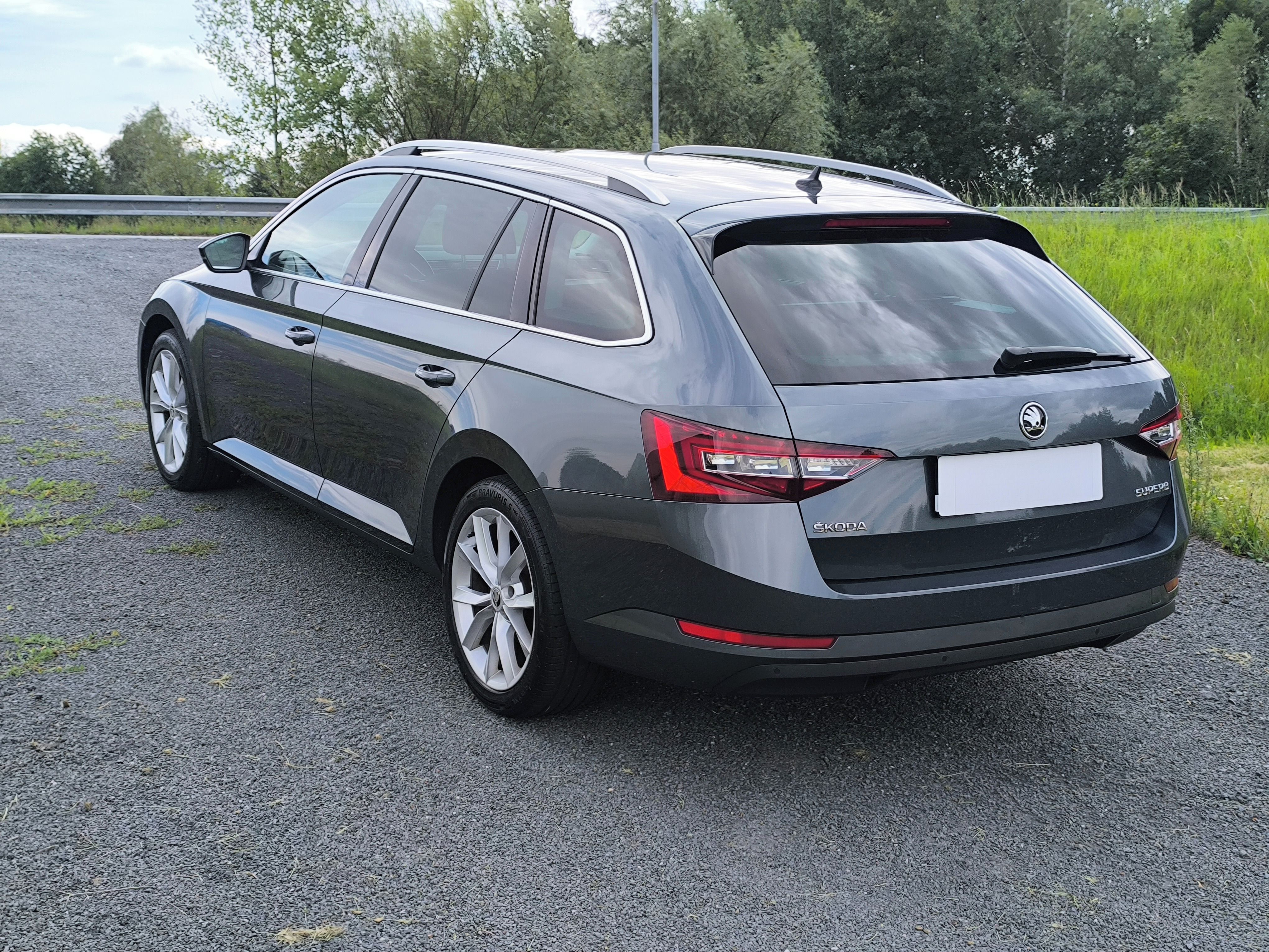 Škoda Superb, DSG 2.0TDI 110kW NOVÉ ROZVODY - fotka 6