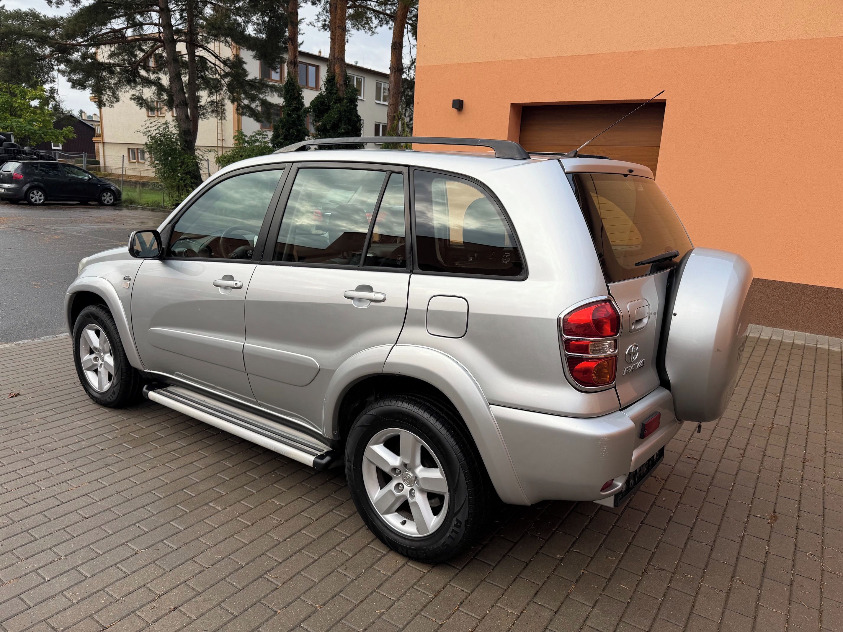 Toyota Rav4, 2.0 D4D 85 kW, BEZ KOROZE - fotka 4