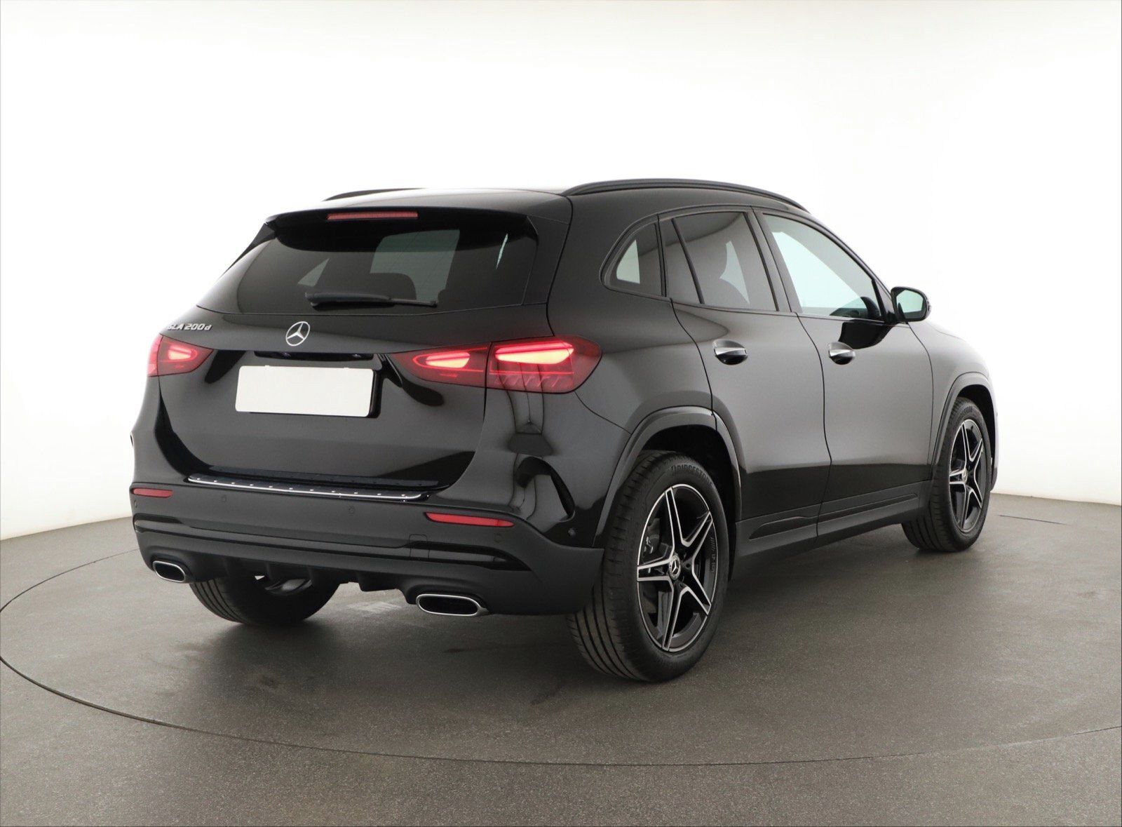 Mercedes-Benz GLA, 200 d, AMG Line - fotka 5
