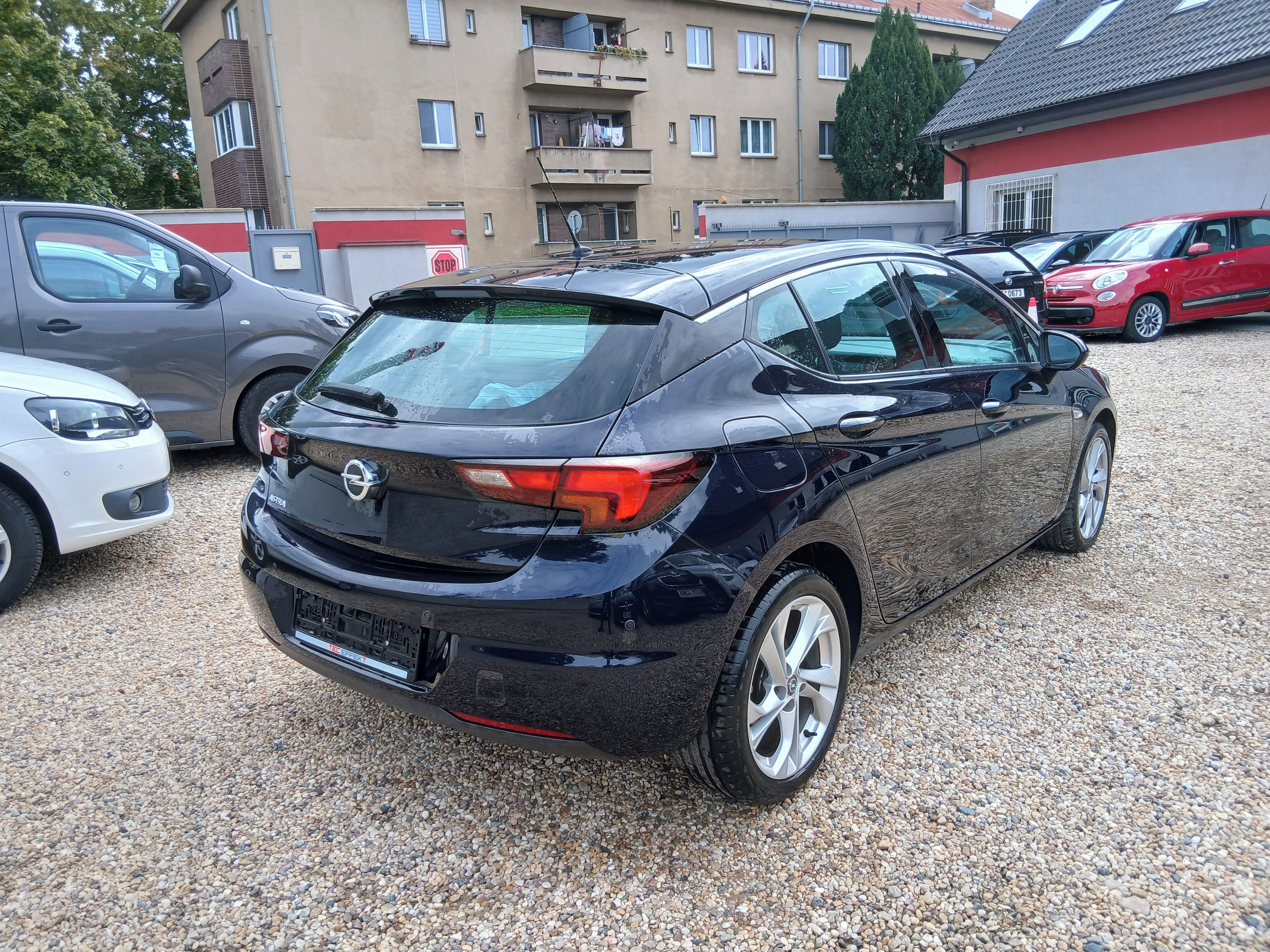 Opel Astra, 1.6CDTi 100KW S.Kniha+Zim.kola - fotka 5