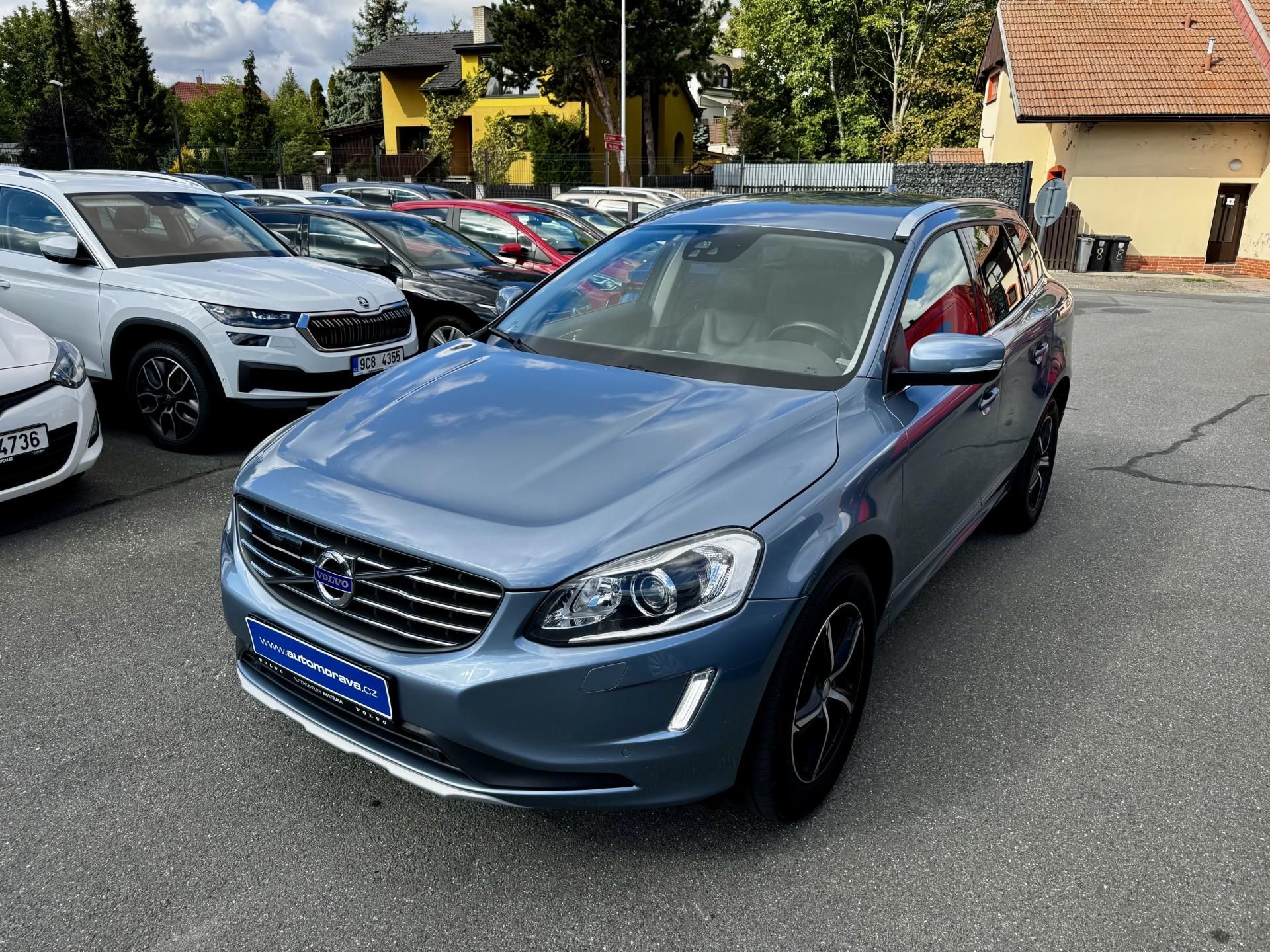 Volvo XC60, Luxury edition D4 AWD - CZ - fotka 2