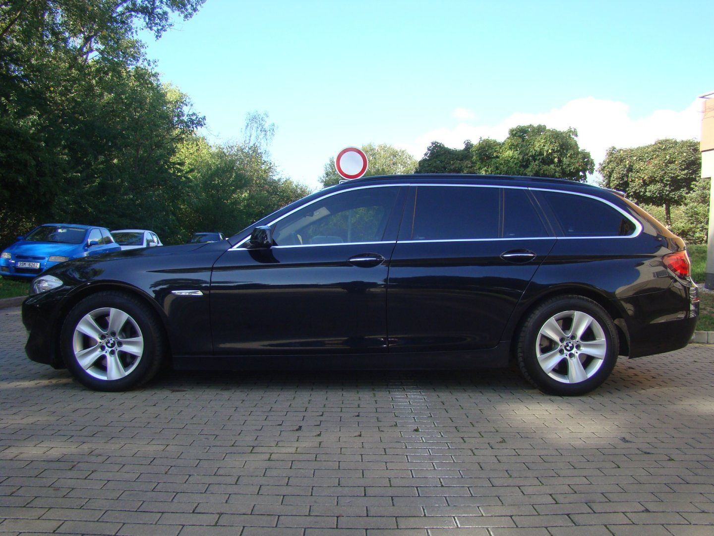 BMW Řada 5, 530d xDrive PANORAMA WEBASTO - fotka 6