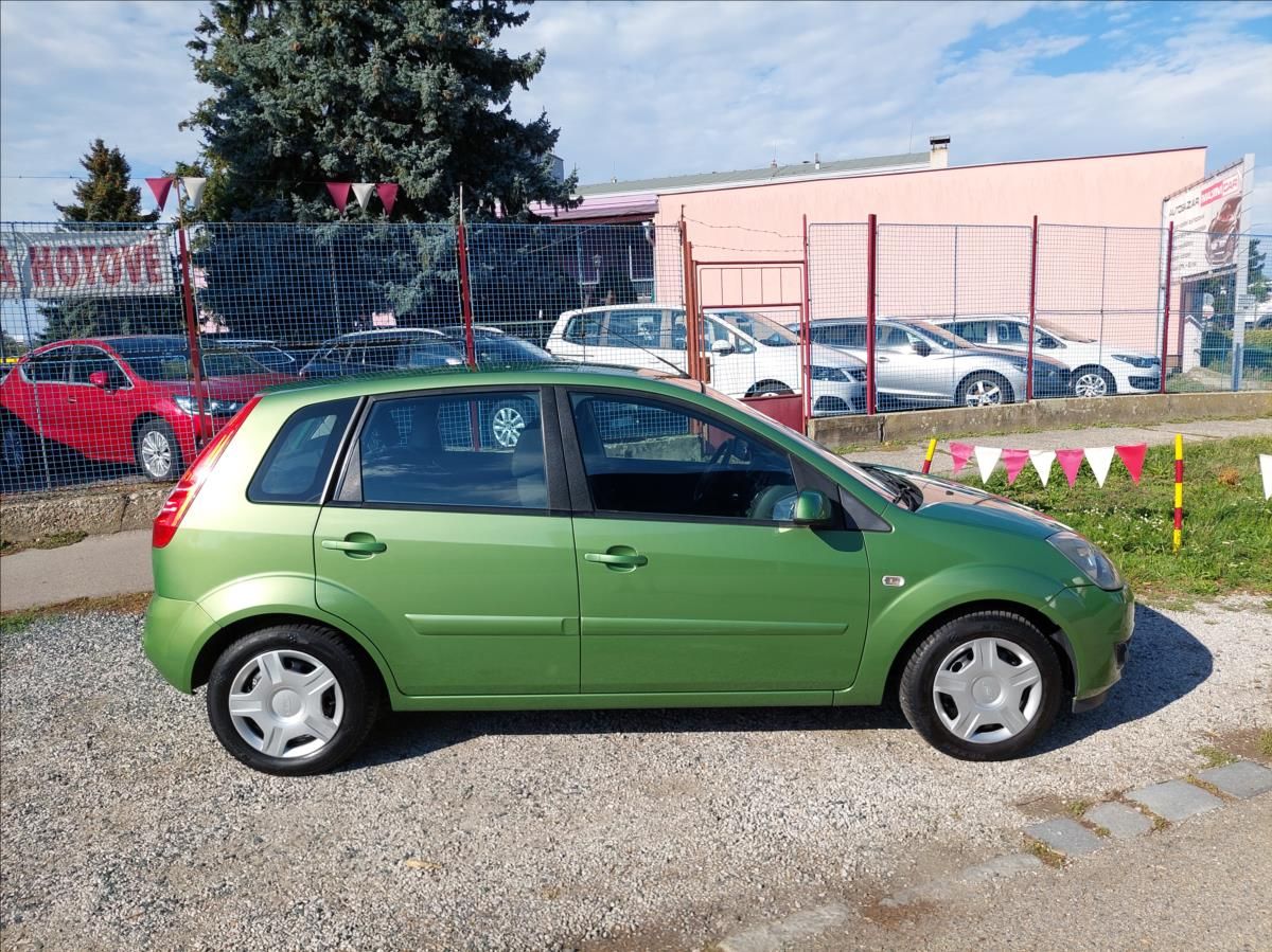 Ford Fiesta, 1,3 i Top stav - fotka 5