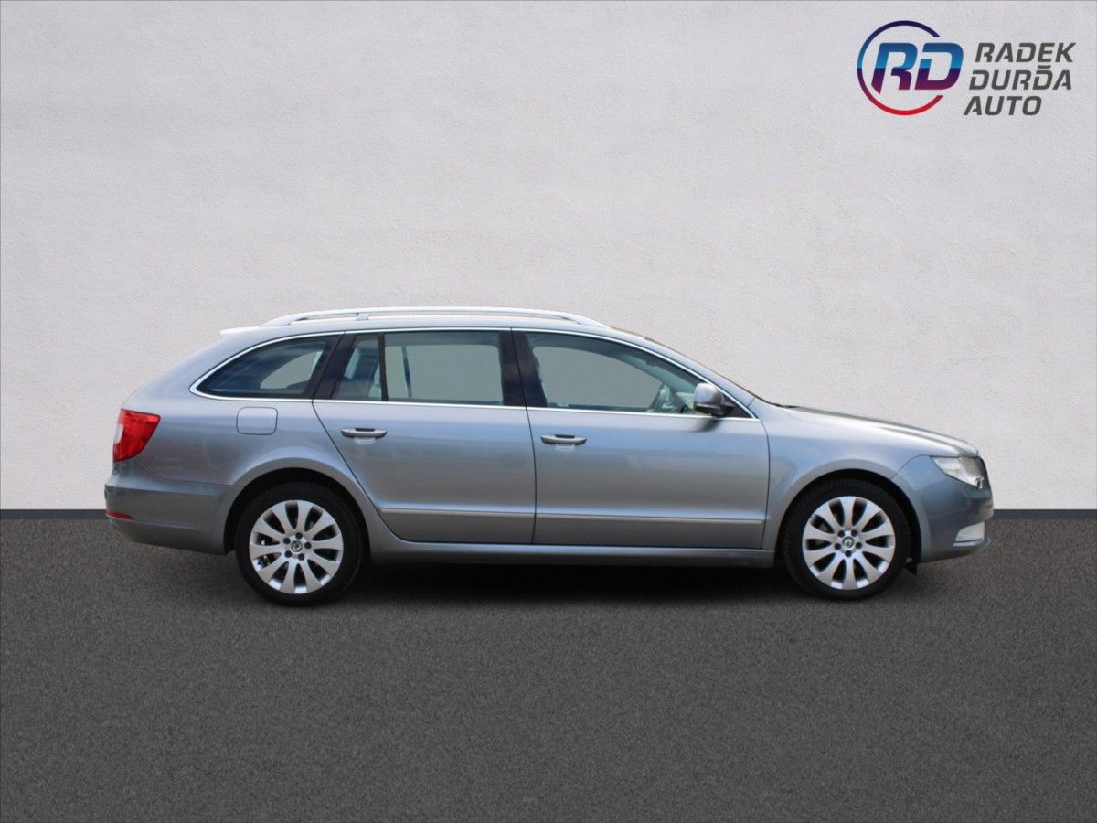 Škoda Superb, 2,0 TDI  ČR,AUTOMAT,ELEGANCE - fotka 4