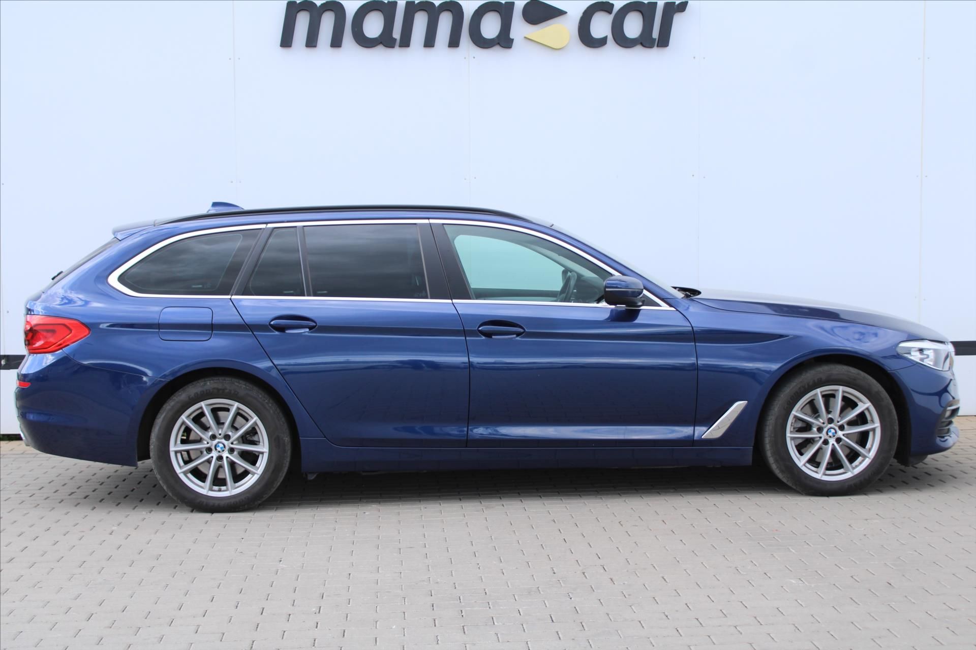 BMW Řada 5, 520d xDrive 140kW SERVIS. KN. - fotka 2