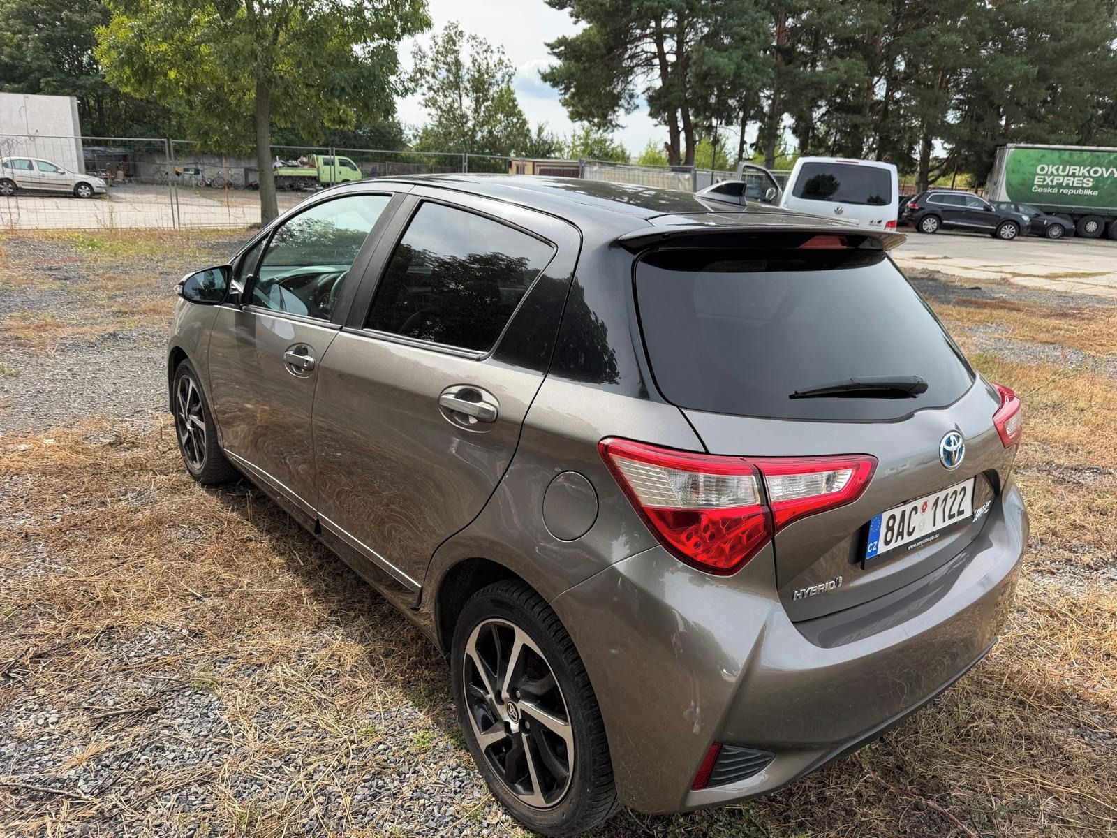 Toyota Yaris, 1.5 Hybrid Select - fotka 3